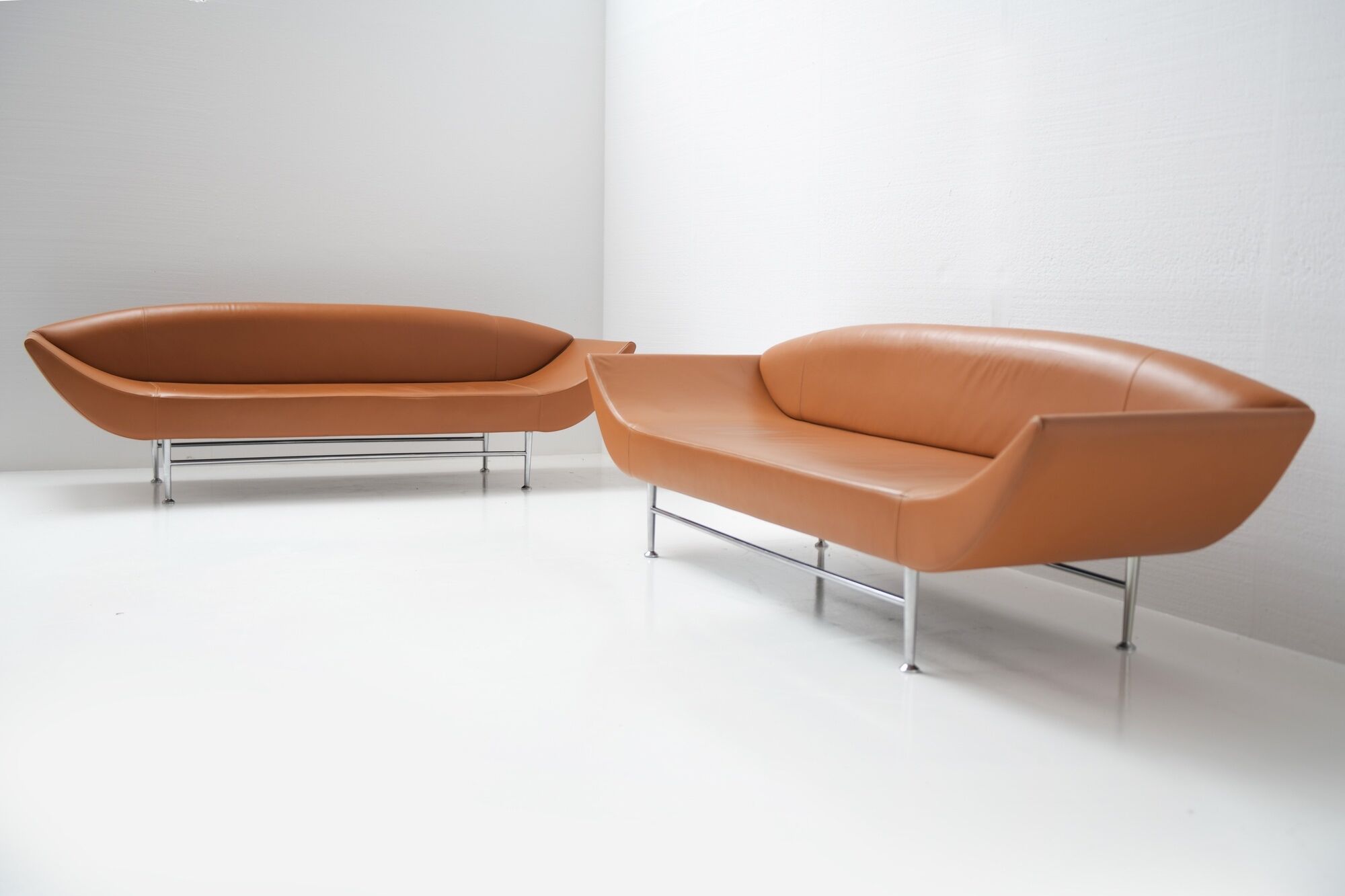 Minimal vintage Ellittico sofas by Losa Ghini for Moroso Italy 1987