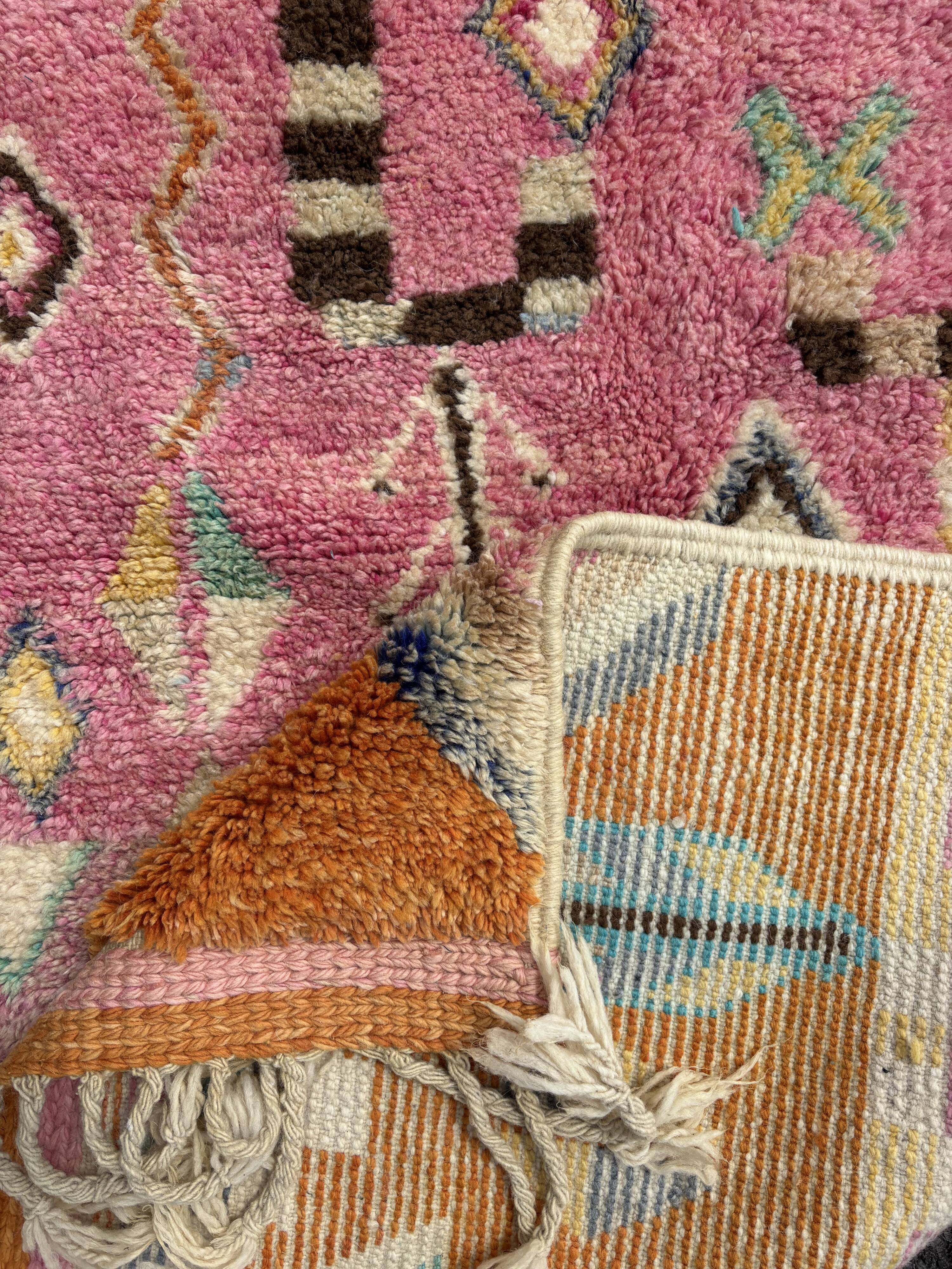 Moroccan shaggy wool rug