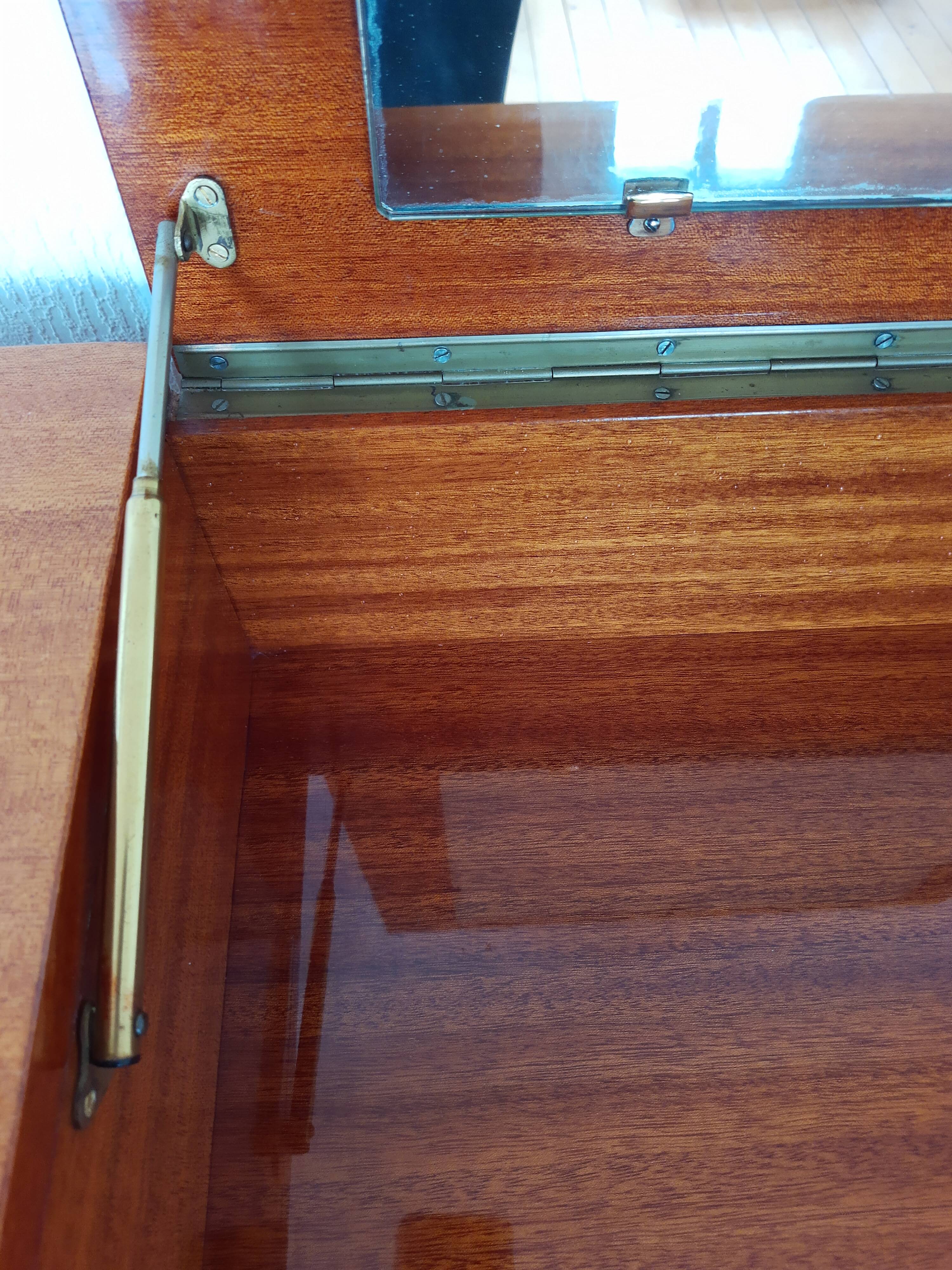 Teak vintage hairdresser