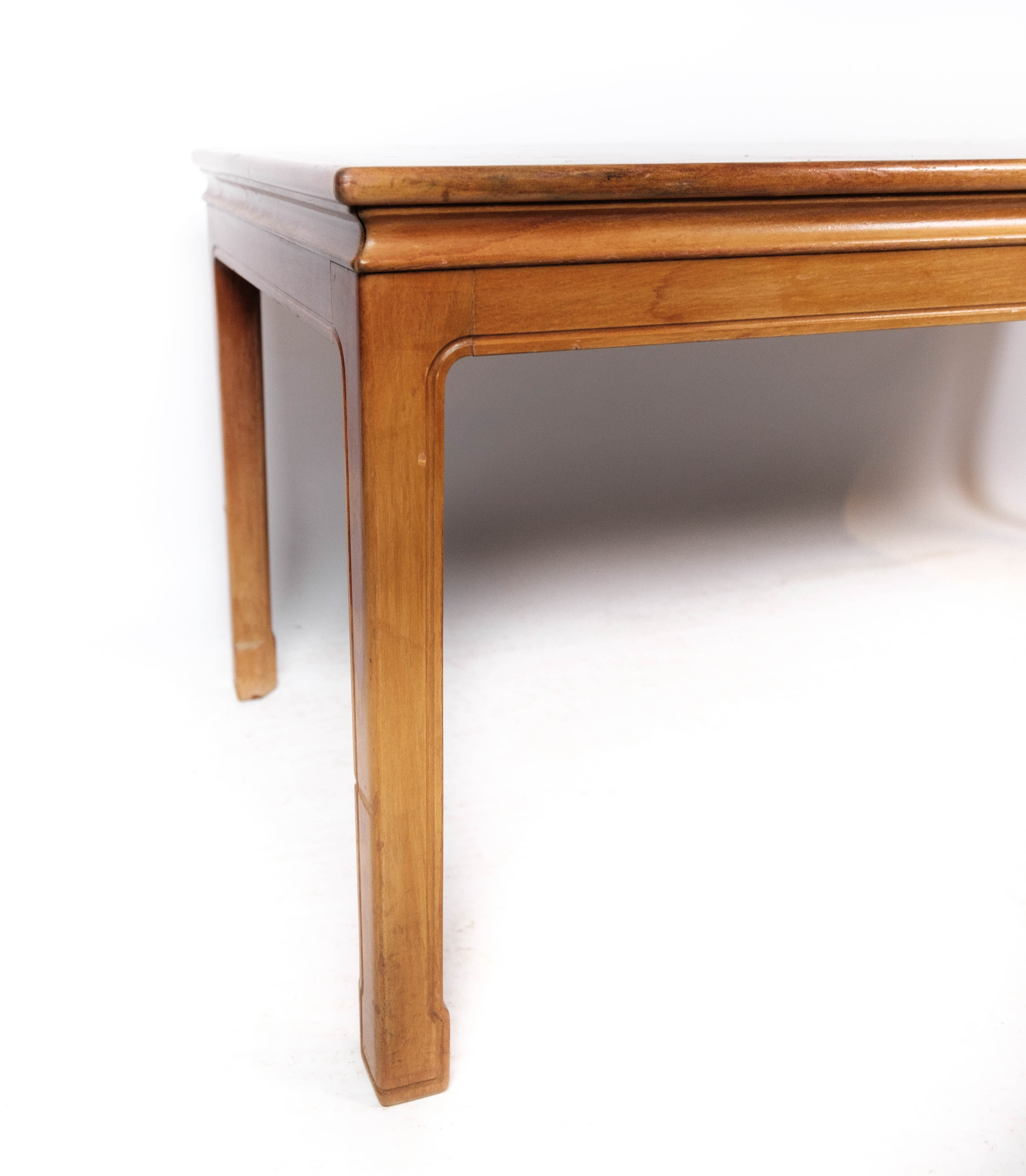 Coffee table in light mahogany of Danish design from the 1960s