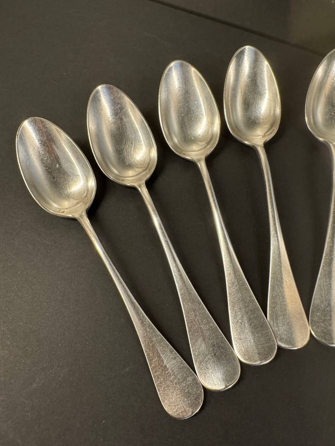 Lot de 12 petites cuillères en métal argenté – Nicolas Bourgeois 1888