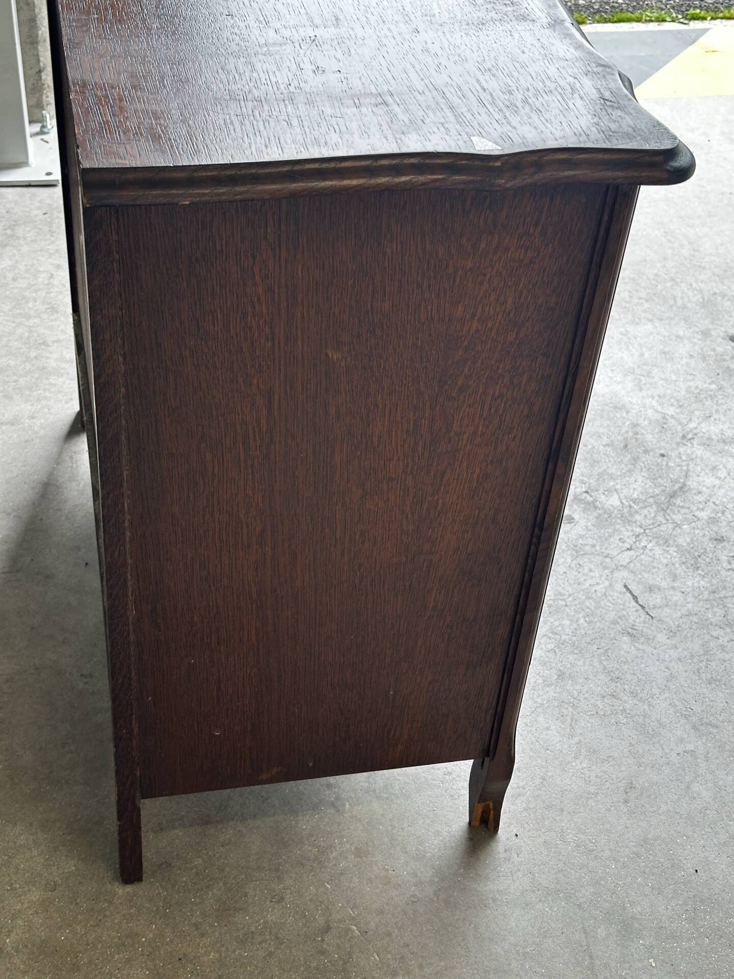 Petite commode en chêne à abattant – Mid-Century