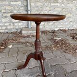 Pedestal table