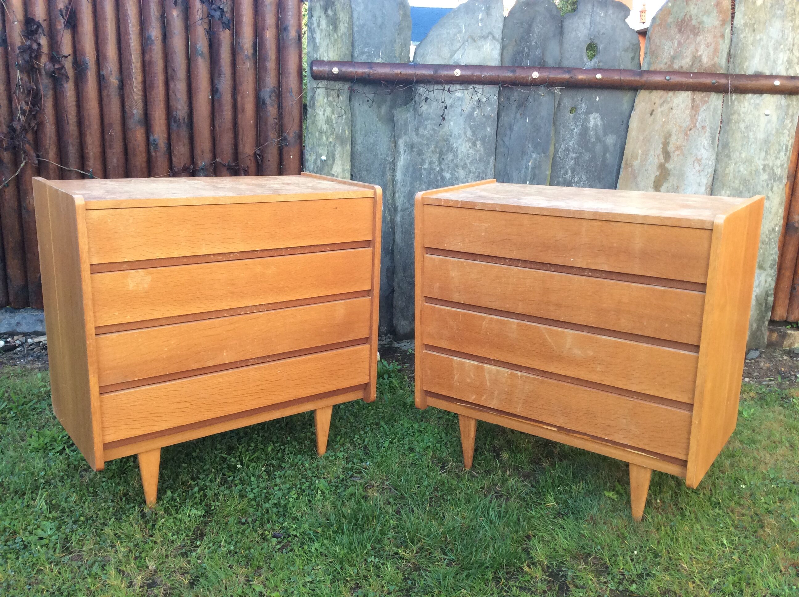 Vintage commodes (duo) in oak with 4 drawers.