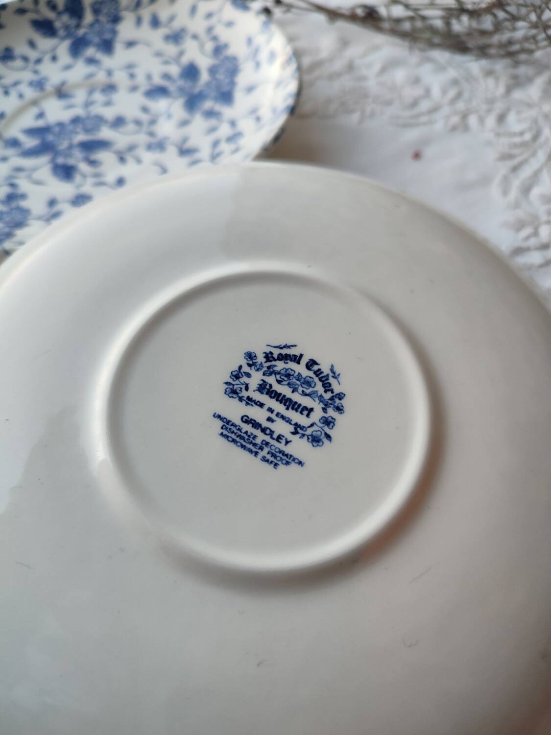 Set of 2 Royal Tudor dessert plates Bouquet model