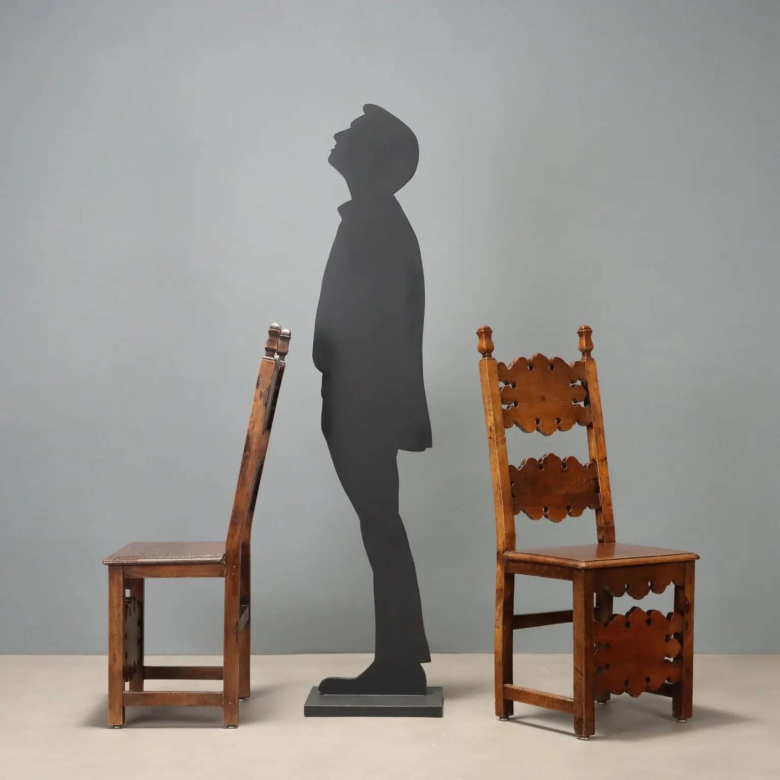 Pair of Baroque chairs in walnut - Italy 18th century