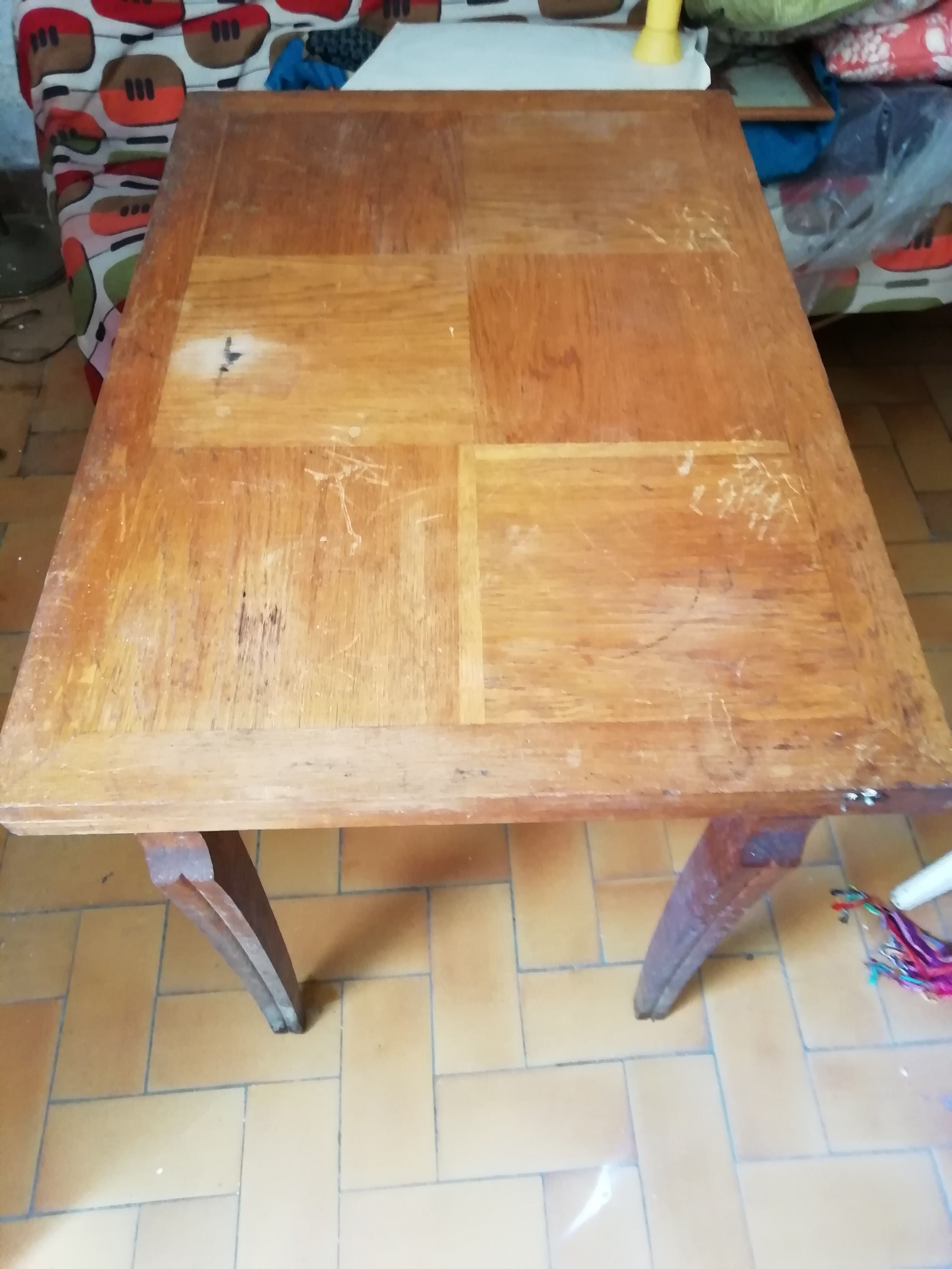 Vintage deployable table