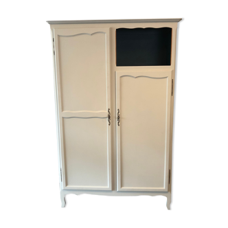 Armoire parisienne