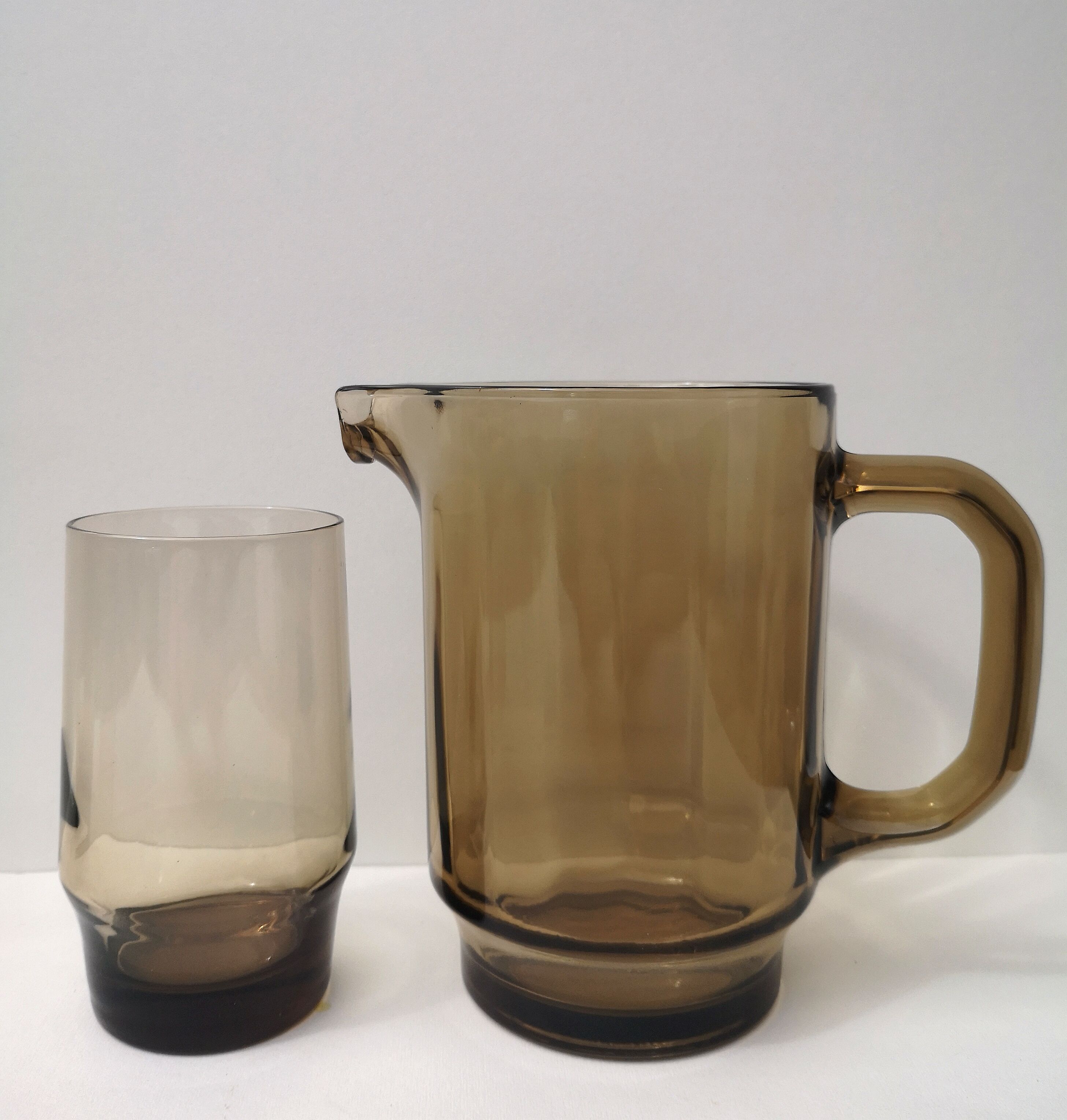 Verres vintages en verre marron fumé