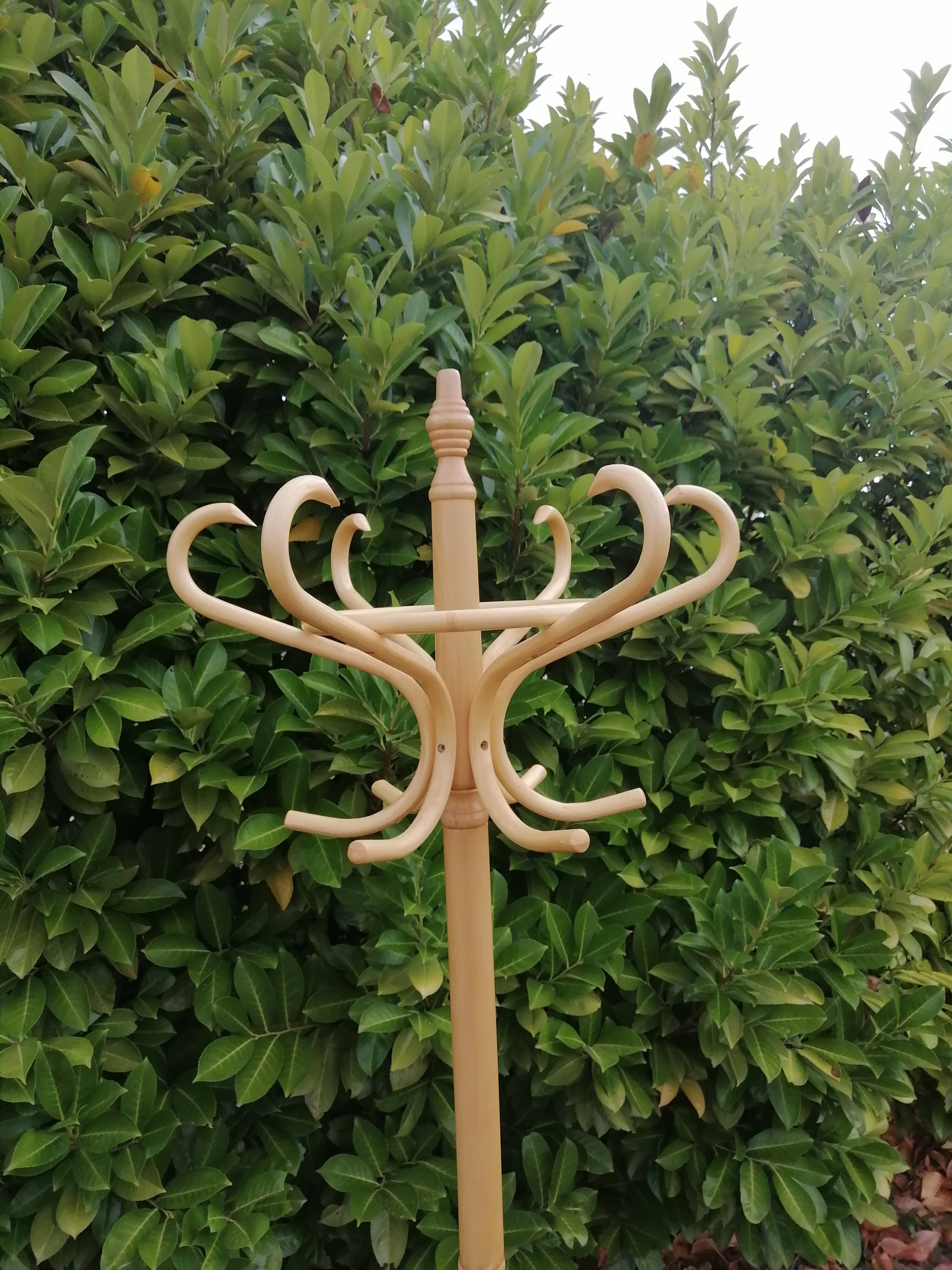 Coat rack on péroquet feet