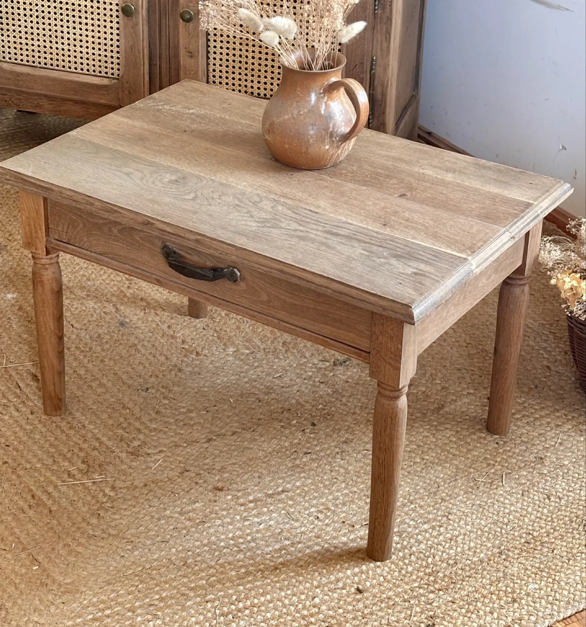 Old farmhouse coffee table in raw solid oak - 1 large drawer
