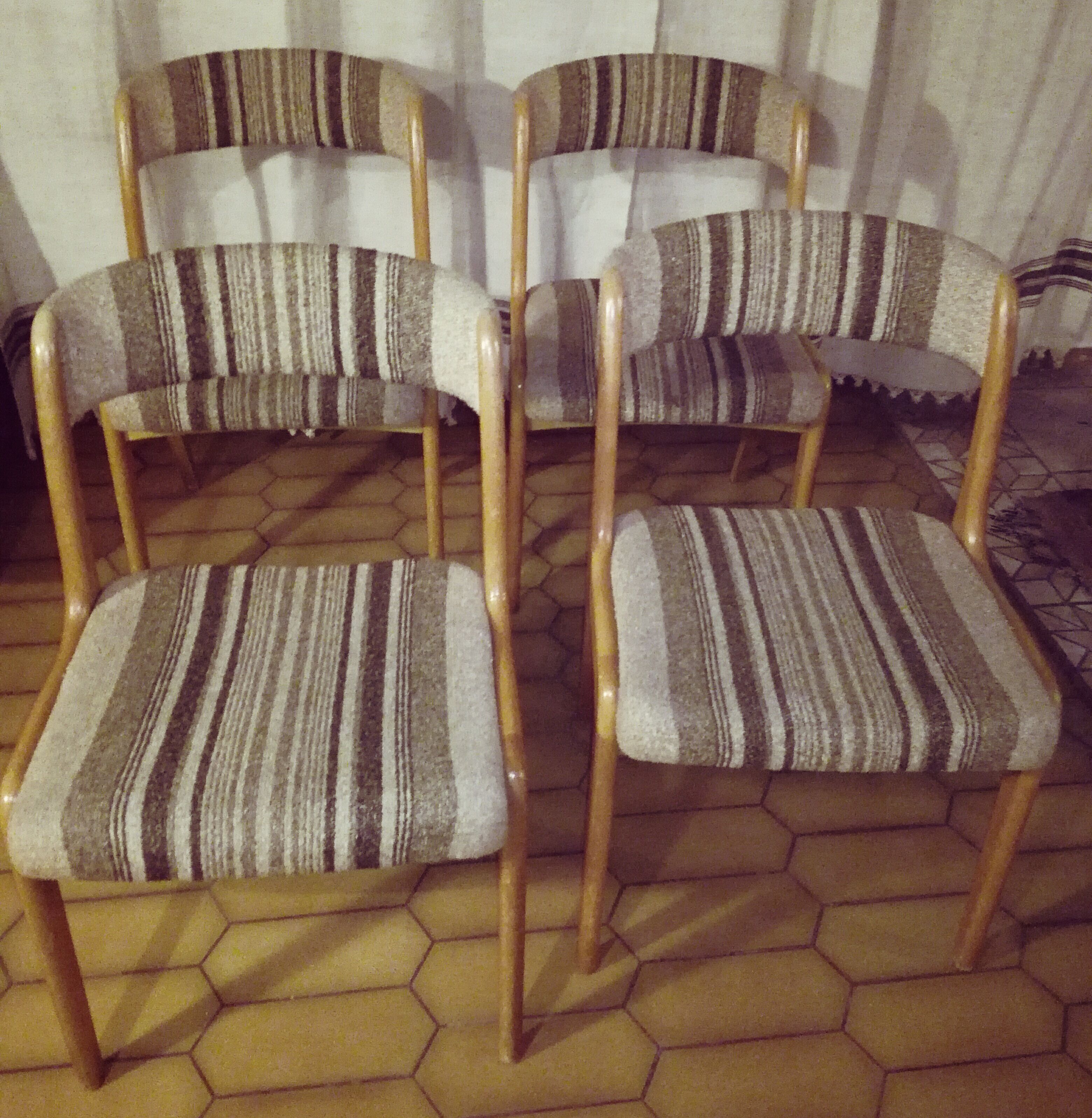 Quatre chaises Baumann 1970