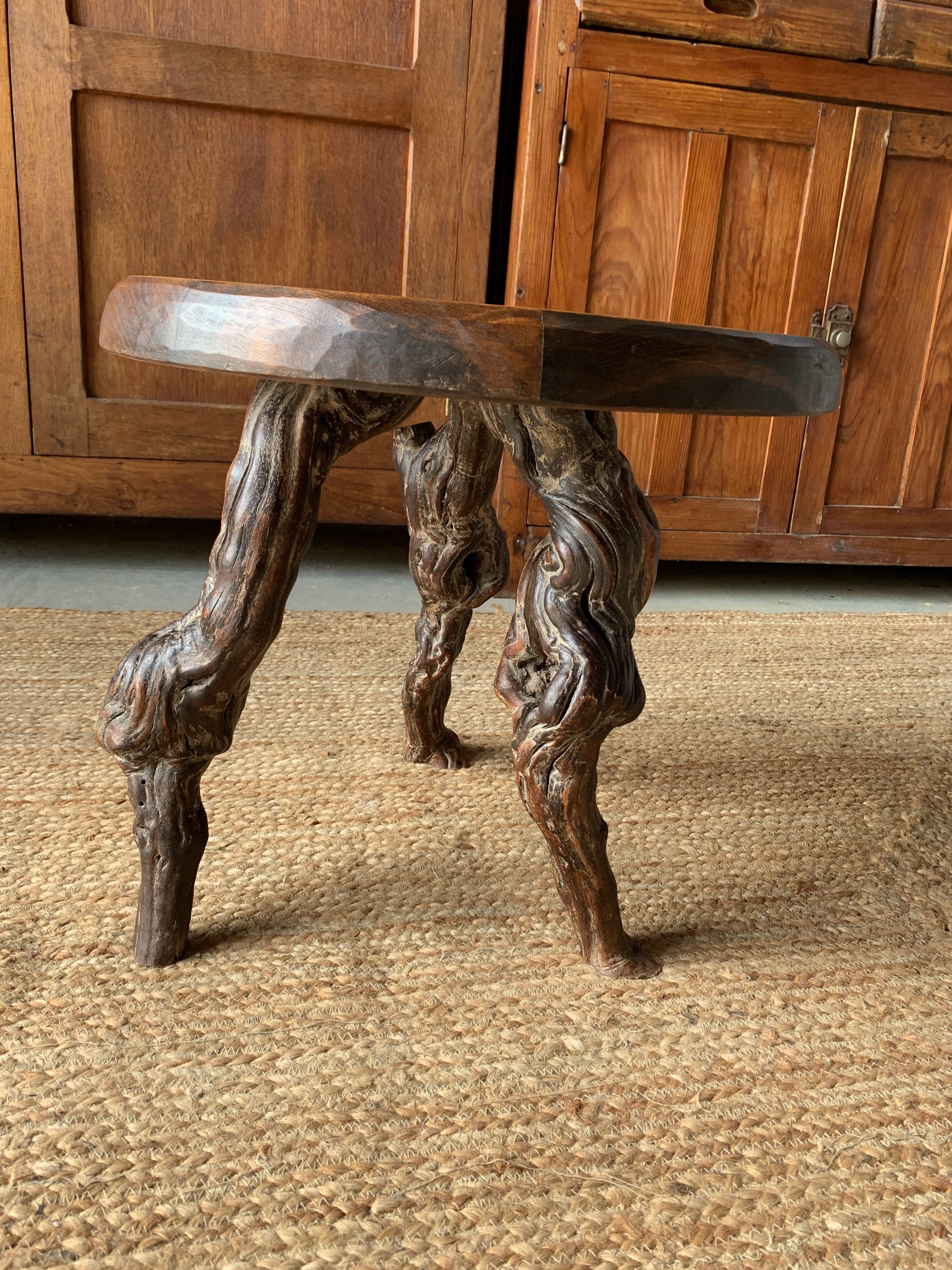 Round coffee table, vines