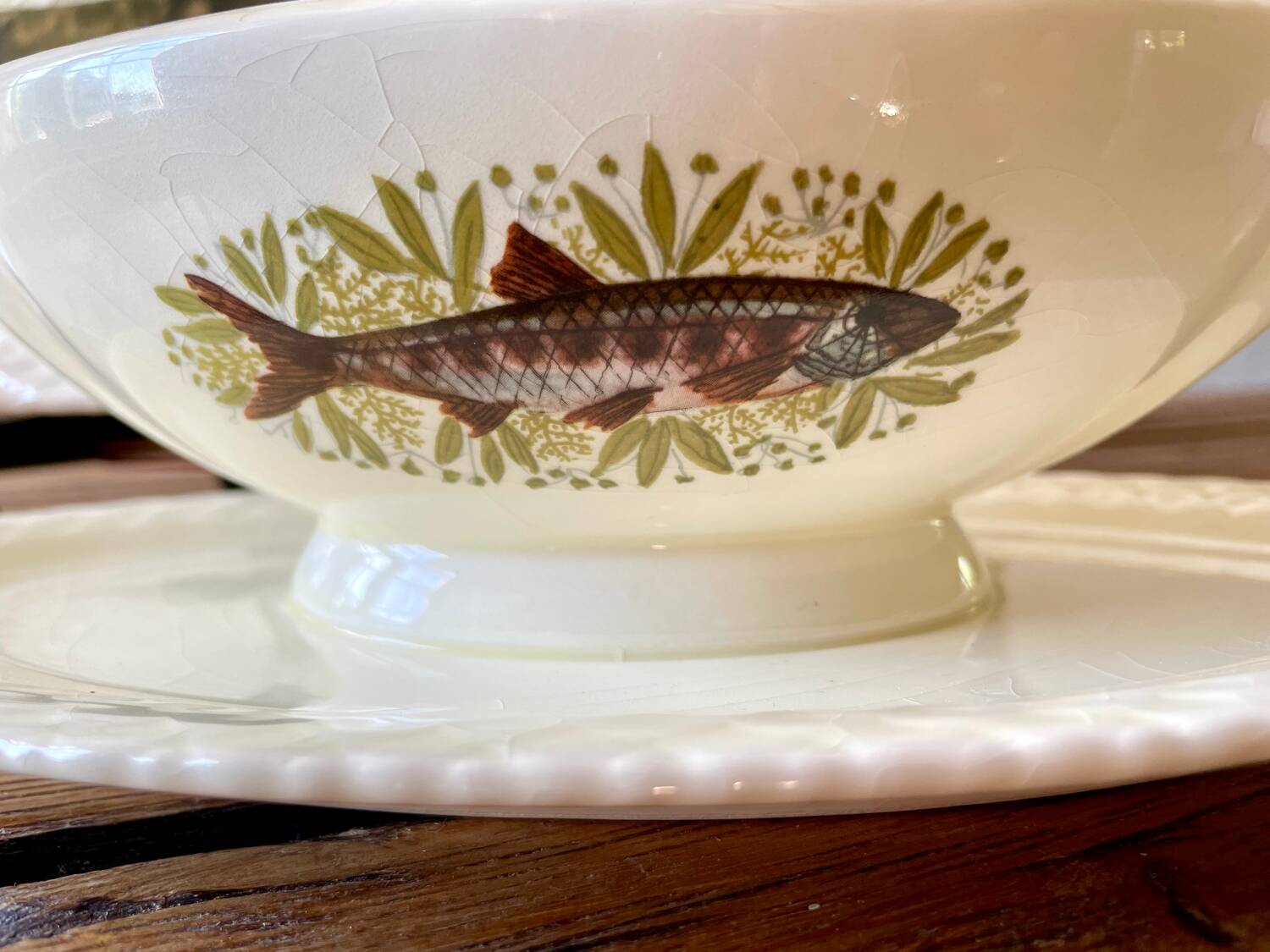 Large fish platter with its sauce boat, annecy model, vintage gien.