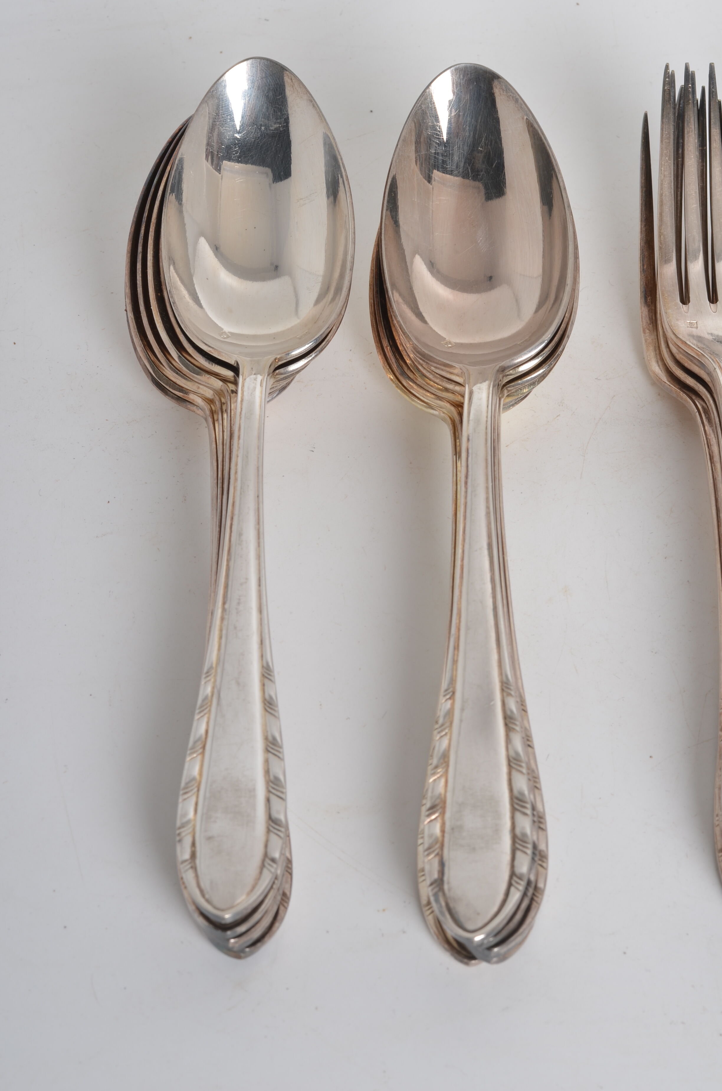 Silver metal housewife 37 pieces art nouveau