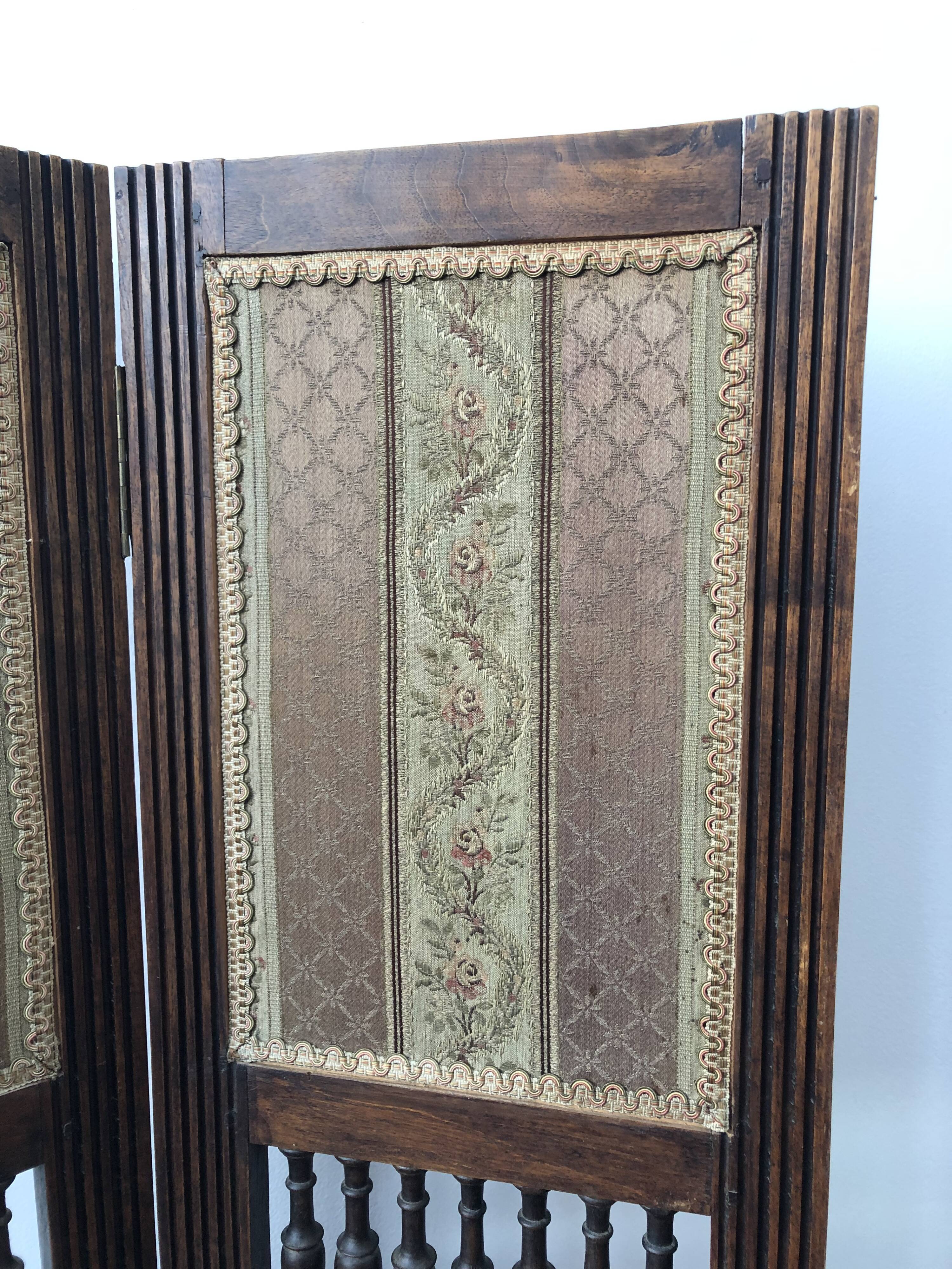 Wood and fabric screen