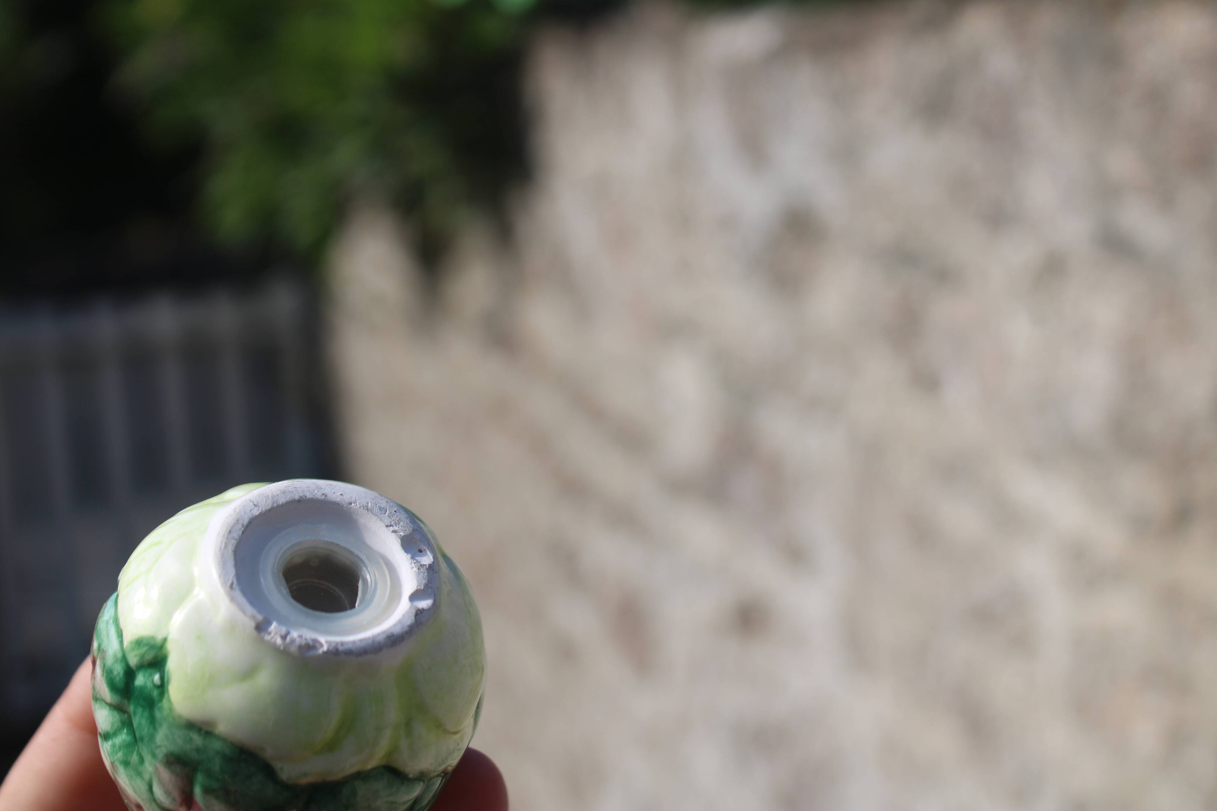 Salt & pepper set in slip – artichokes on leaf tray