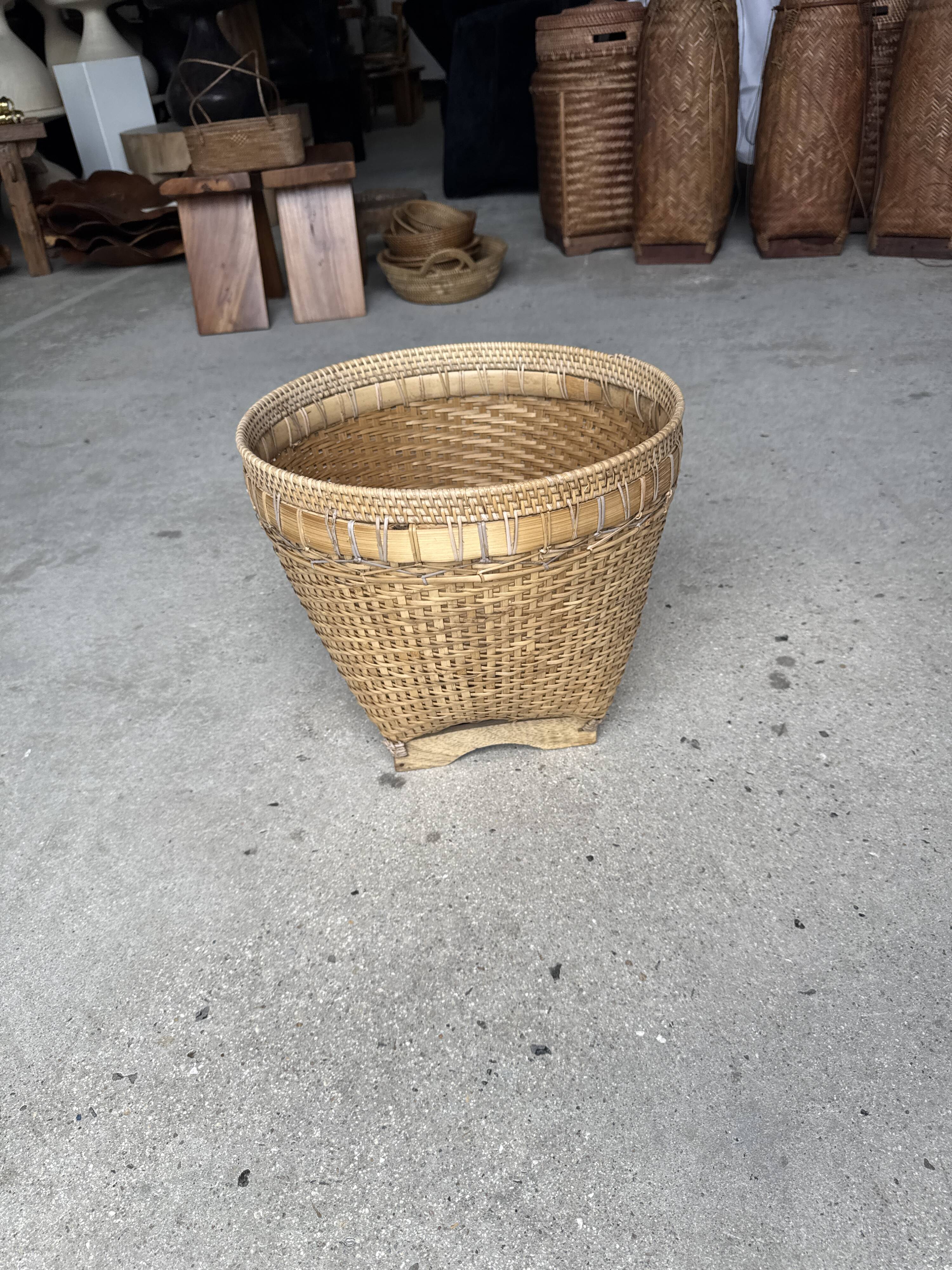 Traditional woven Indonesian basket light H40 D37