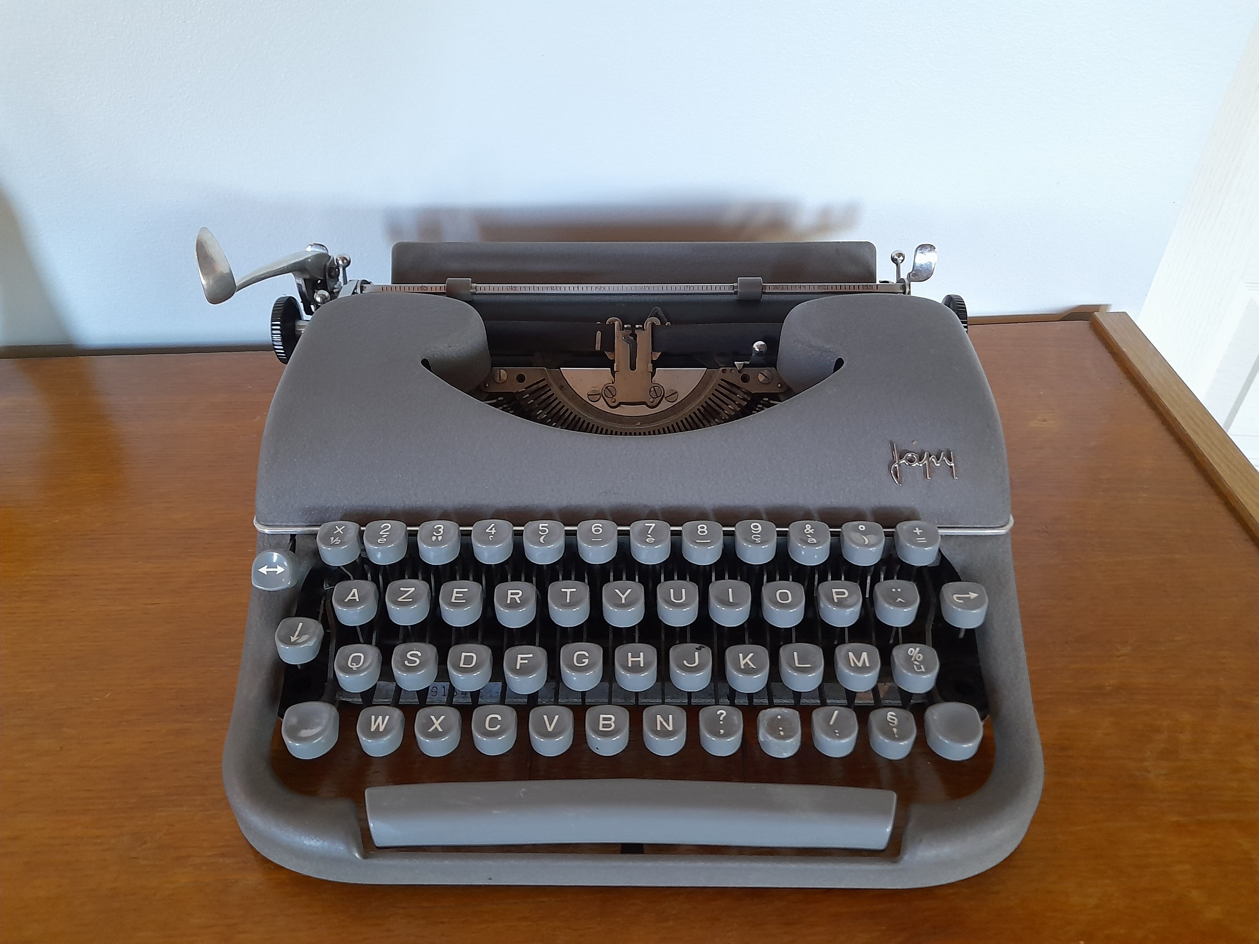 Portable Japy typewriter