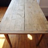 Farmhouse table with drawer