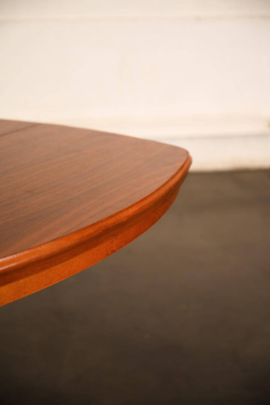 Teak dining table with 4 extensions