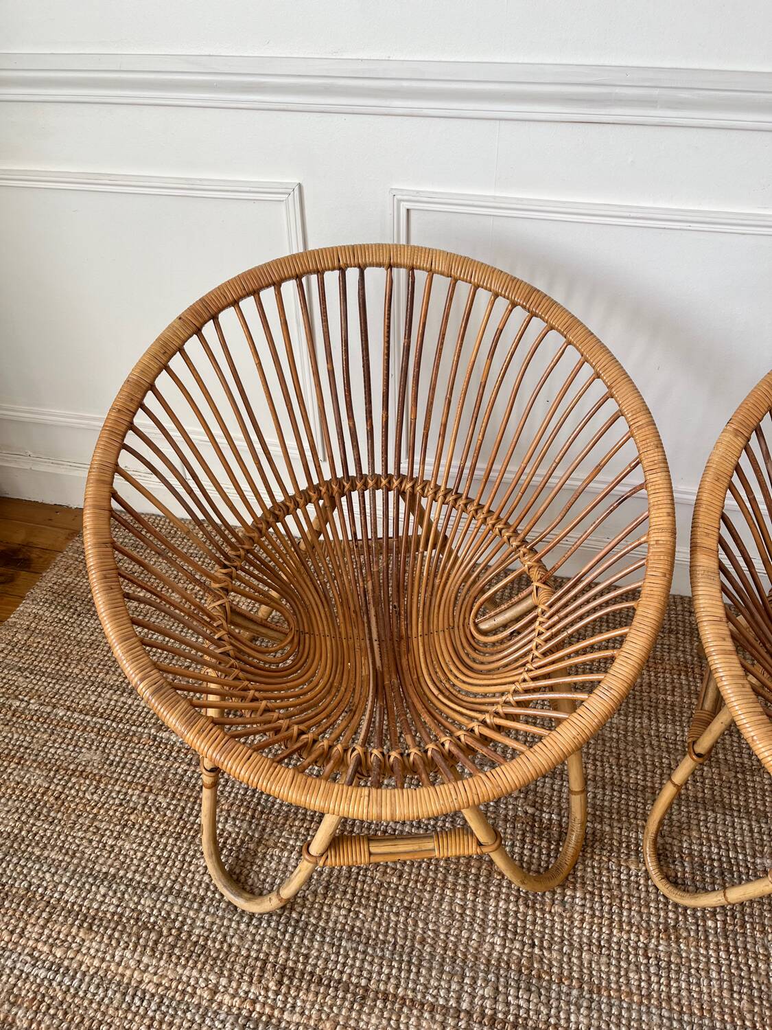 Paire de fauteuils corbeille en rotin , années 50-60