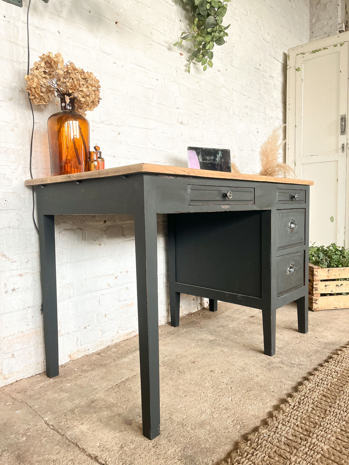 Former workstation office