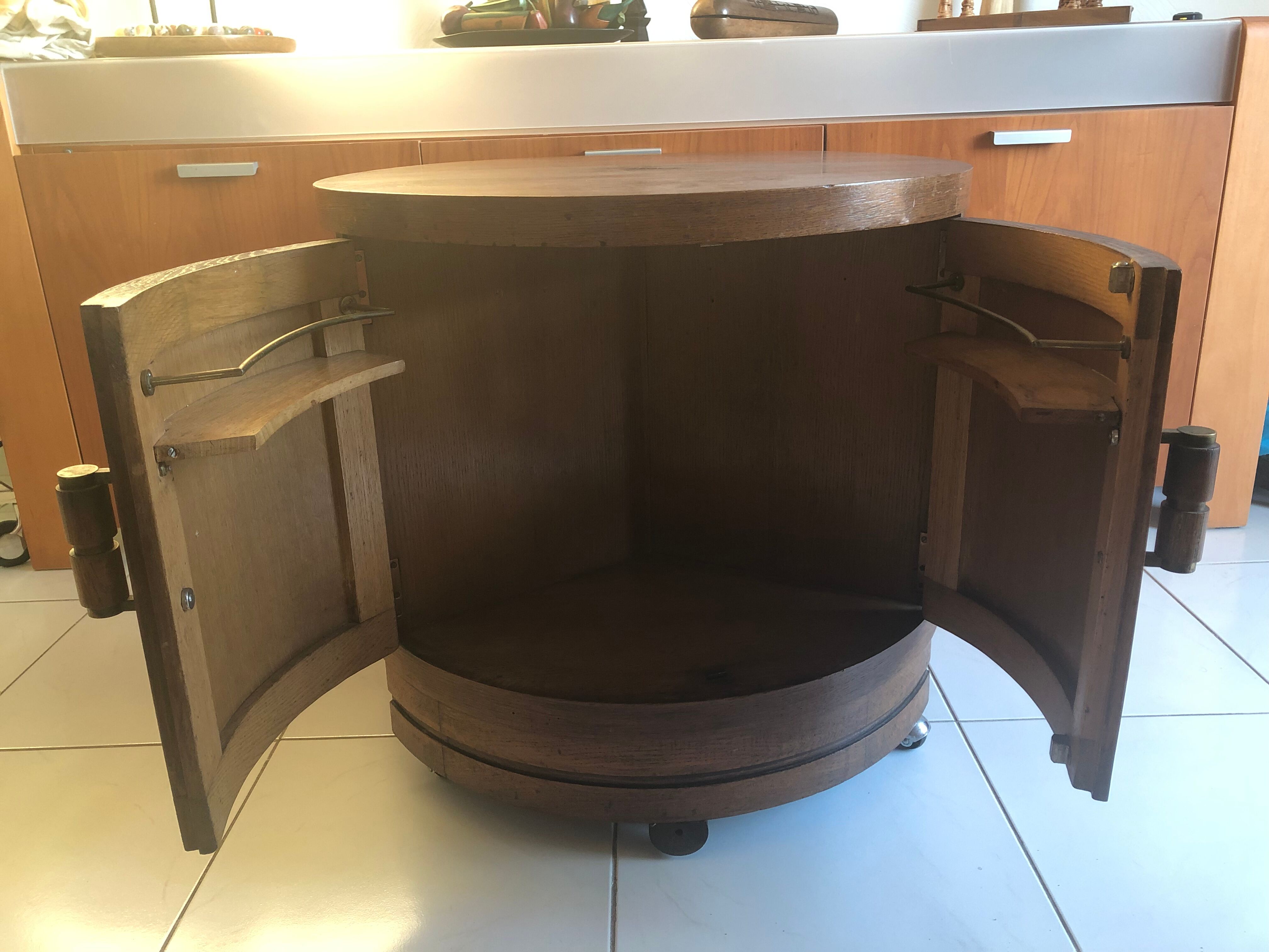 Circular art deco bar