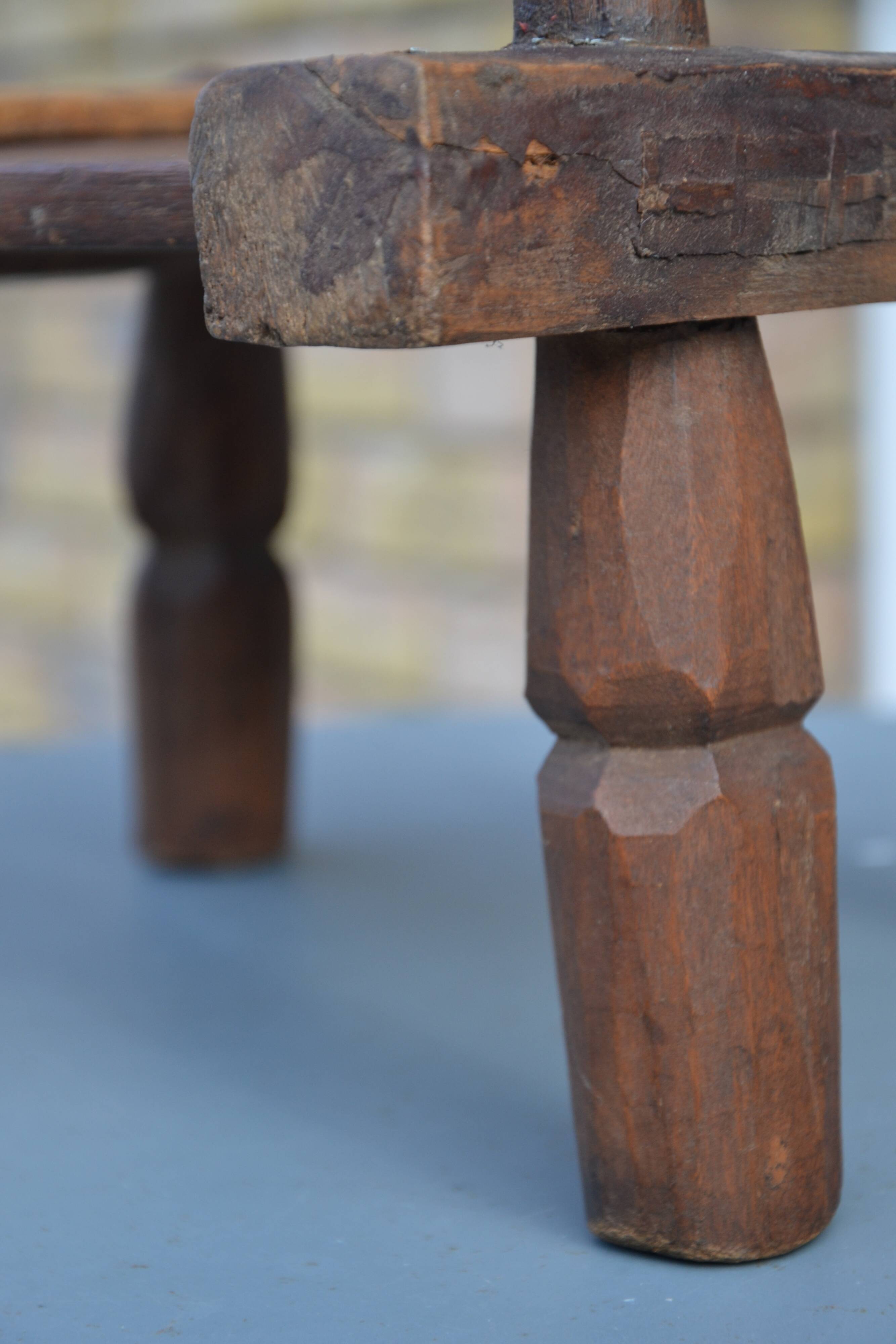 Petite chaise brutaliste