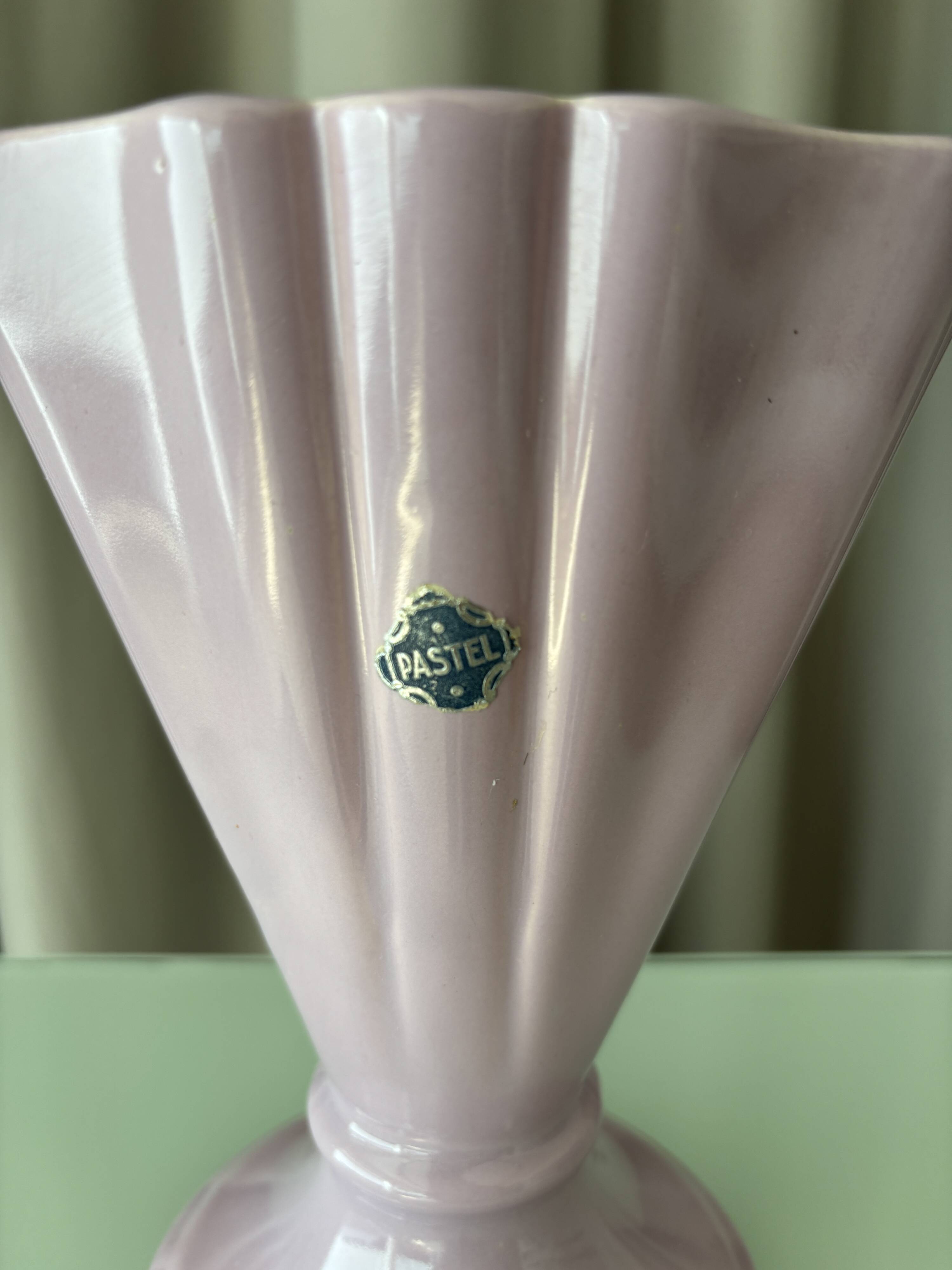 Vintage Art Deco vase in pastel pink ceramic