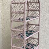 Étagère en rotin rose poudrée