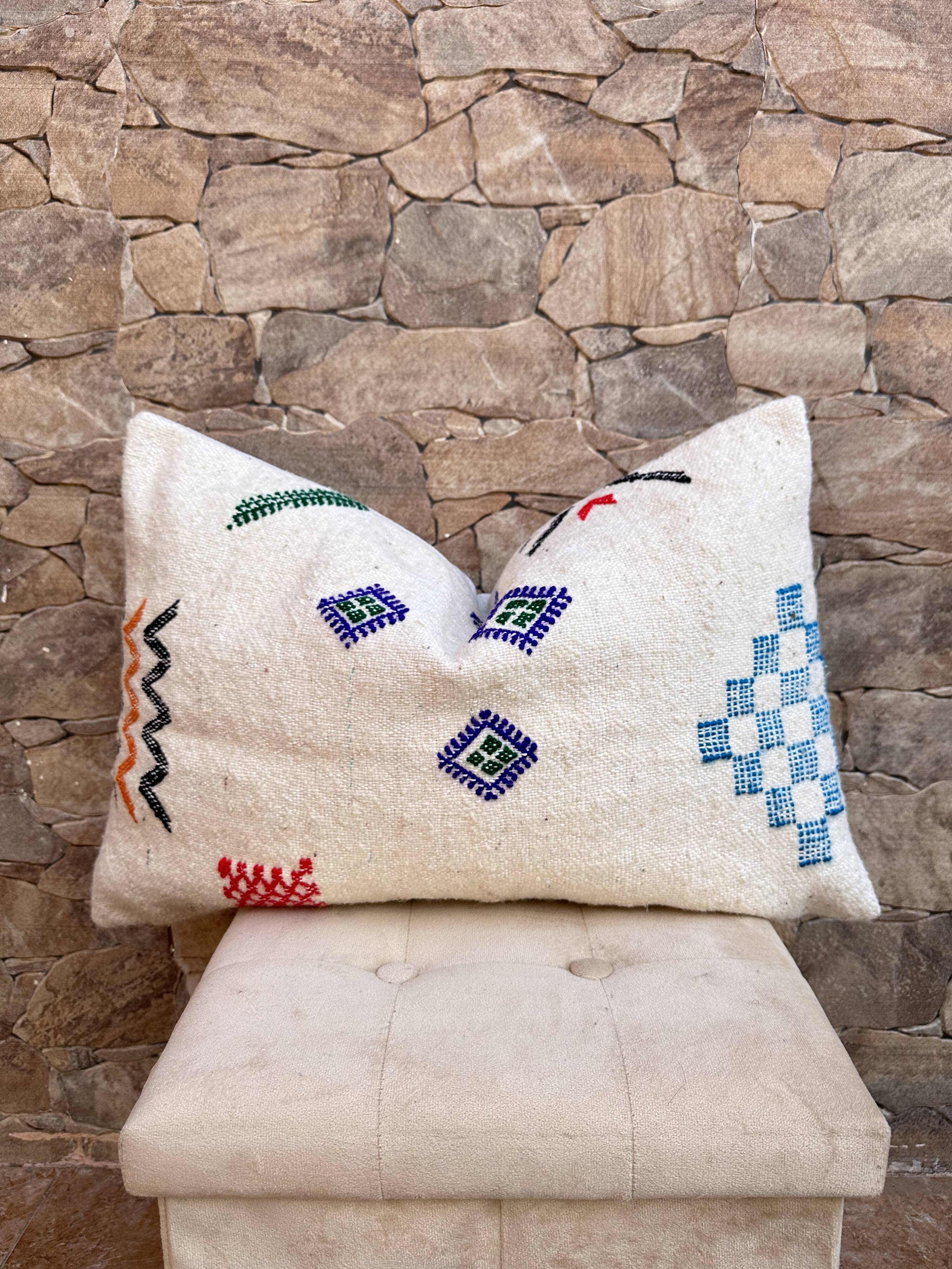 Handmade Moroccan Cushion Cover (60x40 cm) White, Kilim Rug Cushion Cover.