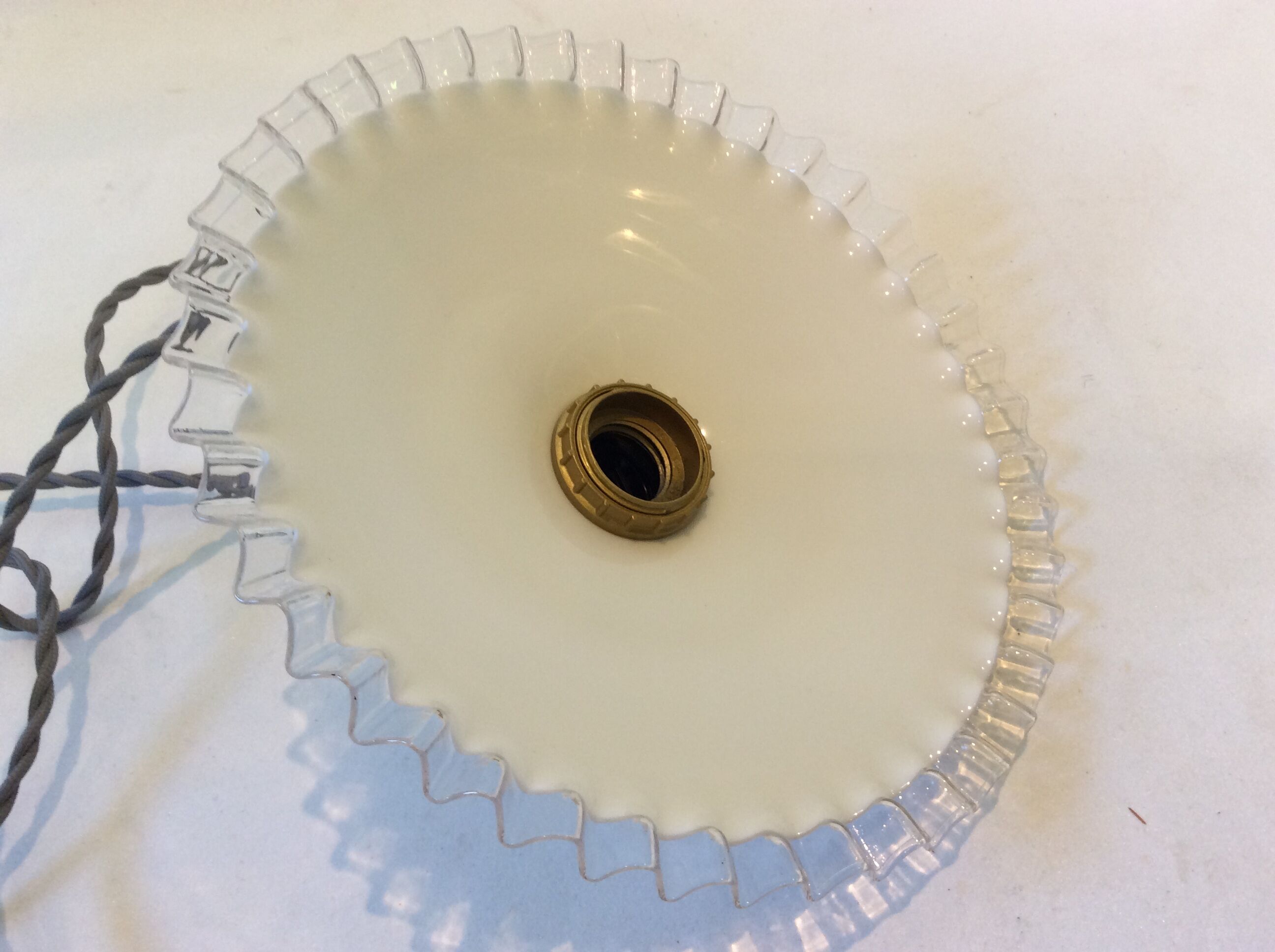 Suspension in vintage opaline