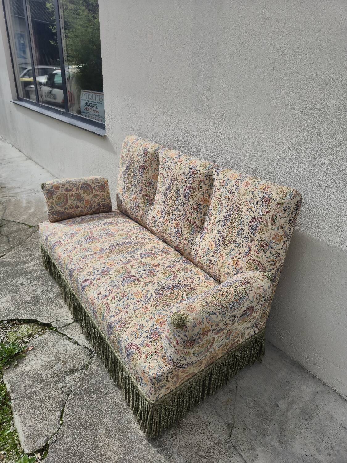 Louis Philippe style floral decor sofa bench from the nap period