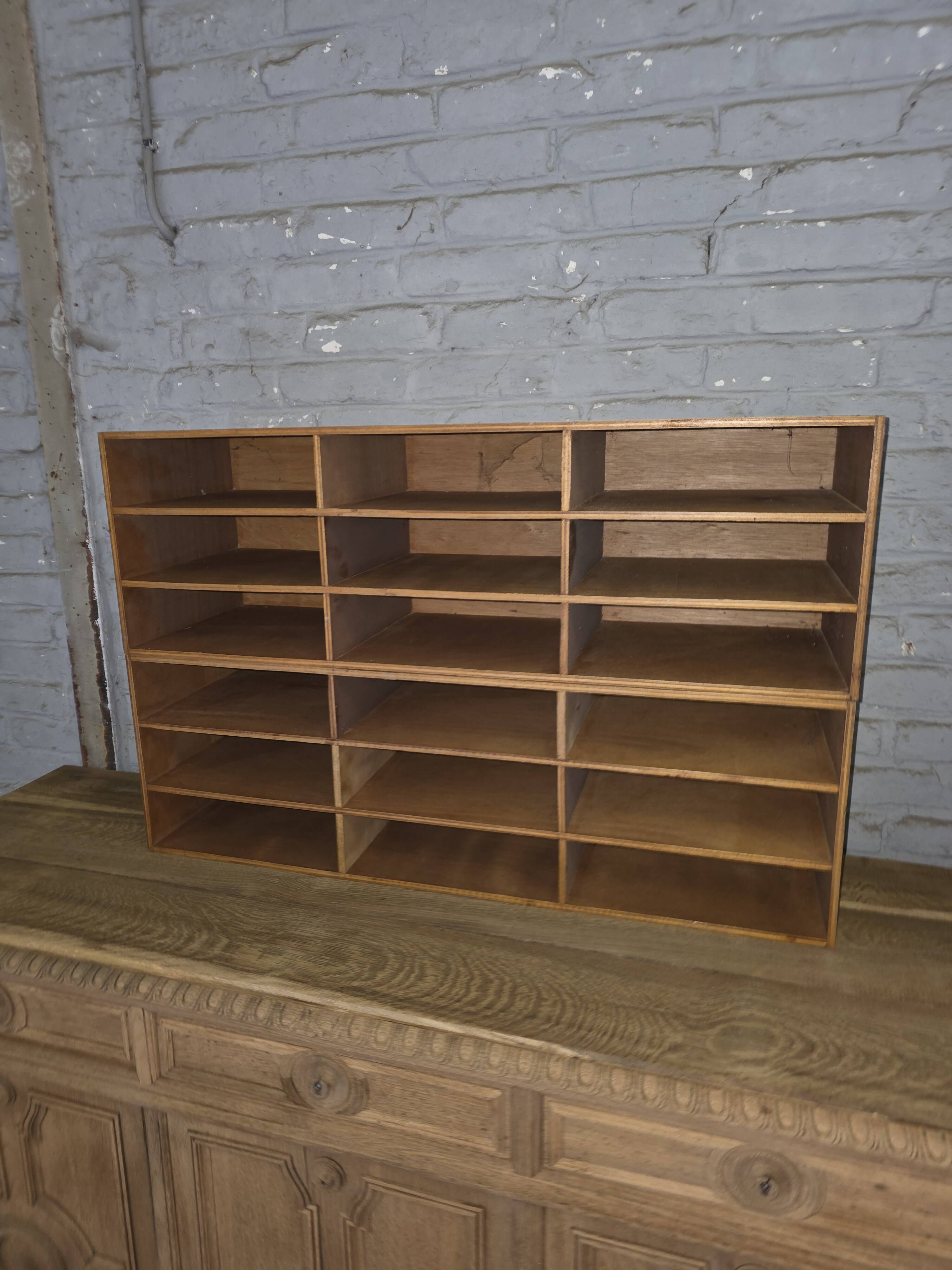 Meuble de métier à casiers des années 60