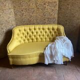 Small padded toad bench