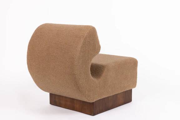 Fauteuil italien Schumacher en noyer et cachemire bouclé, 1970