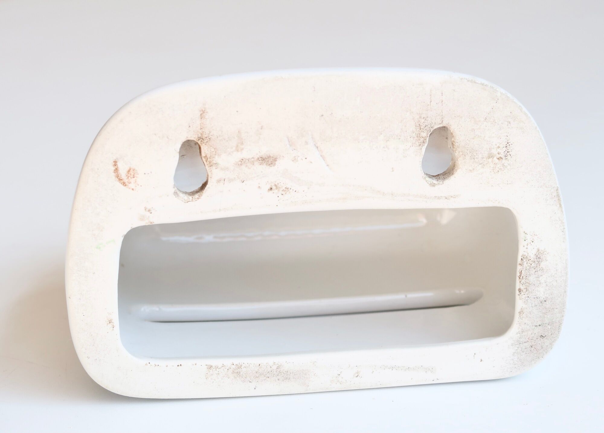 Porcelain toilet paper dispenser from Paris