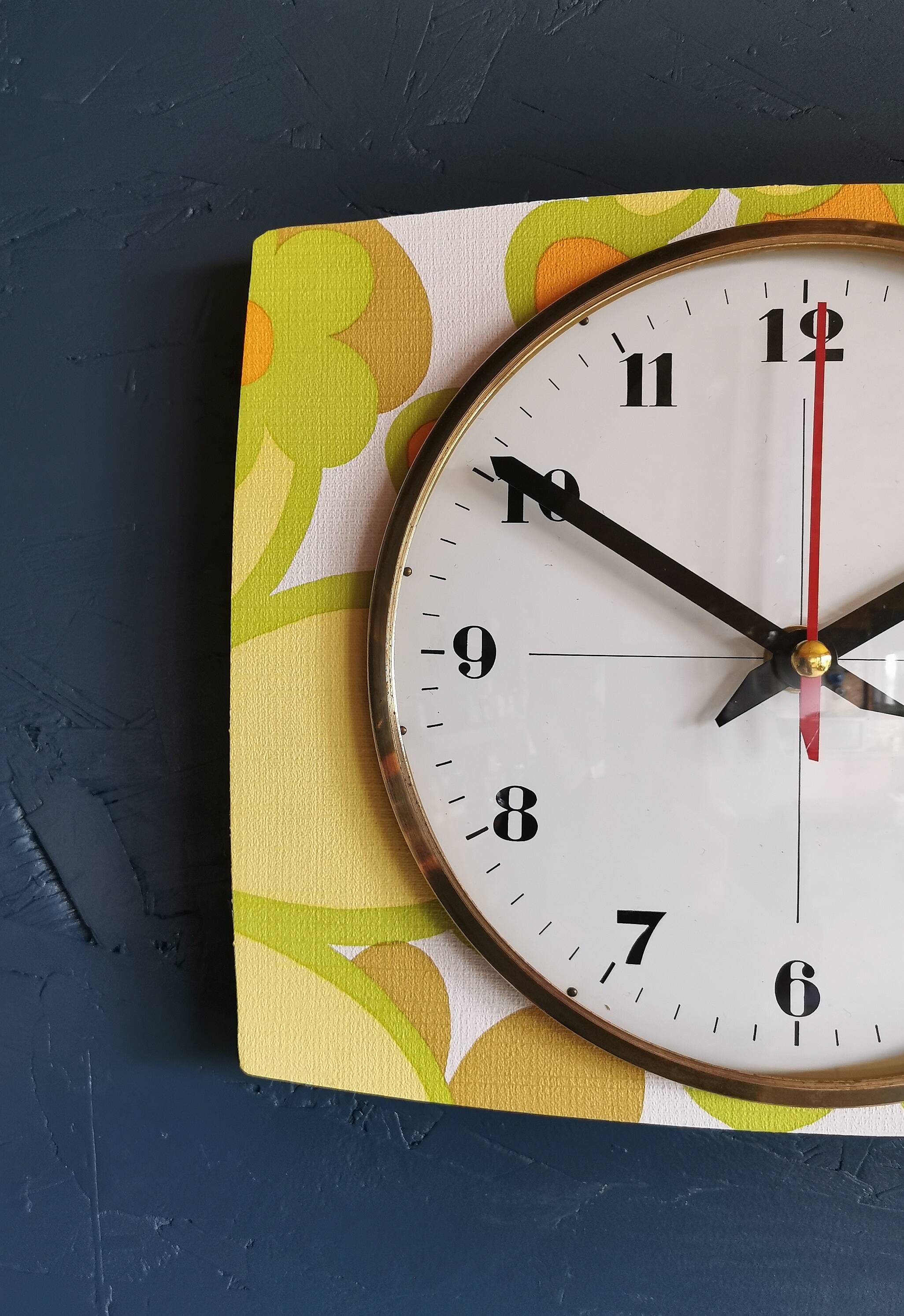 Vintage formica clock rectangular silent wall pendulum "Odo flowers"