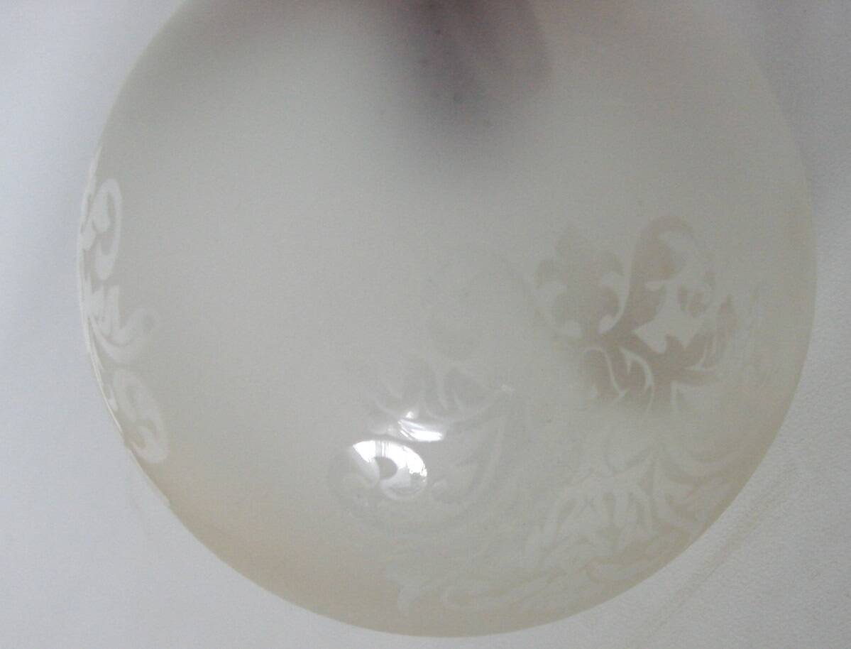Mid-century vintage chandelier, 1950s, brass, wood and frosted glass, 4x E1