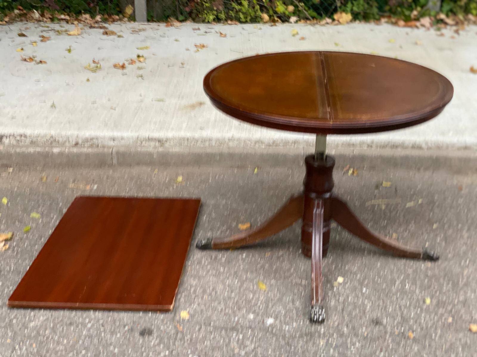 Table à manger ronde relevable et extensible avec pied central 90cm