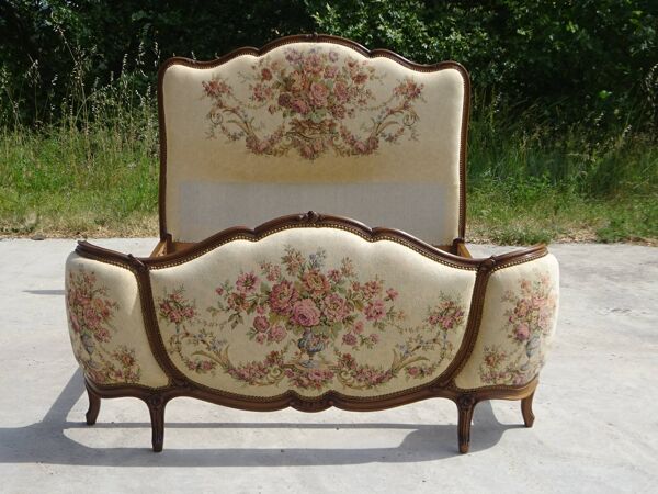 Lit corbeille ancien, en bois et tissu jacquard, en 140/190cm