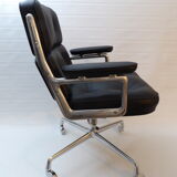 Charles Eames "Time Life" office chair edited by Herman Miller