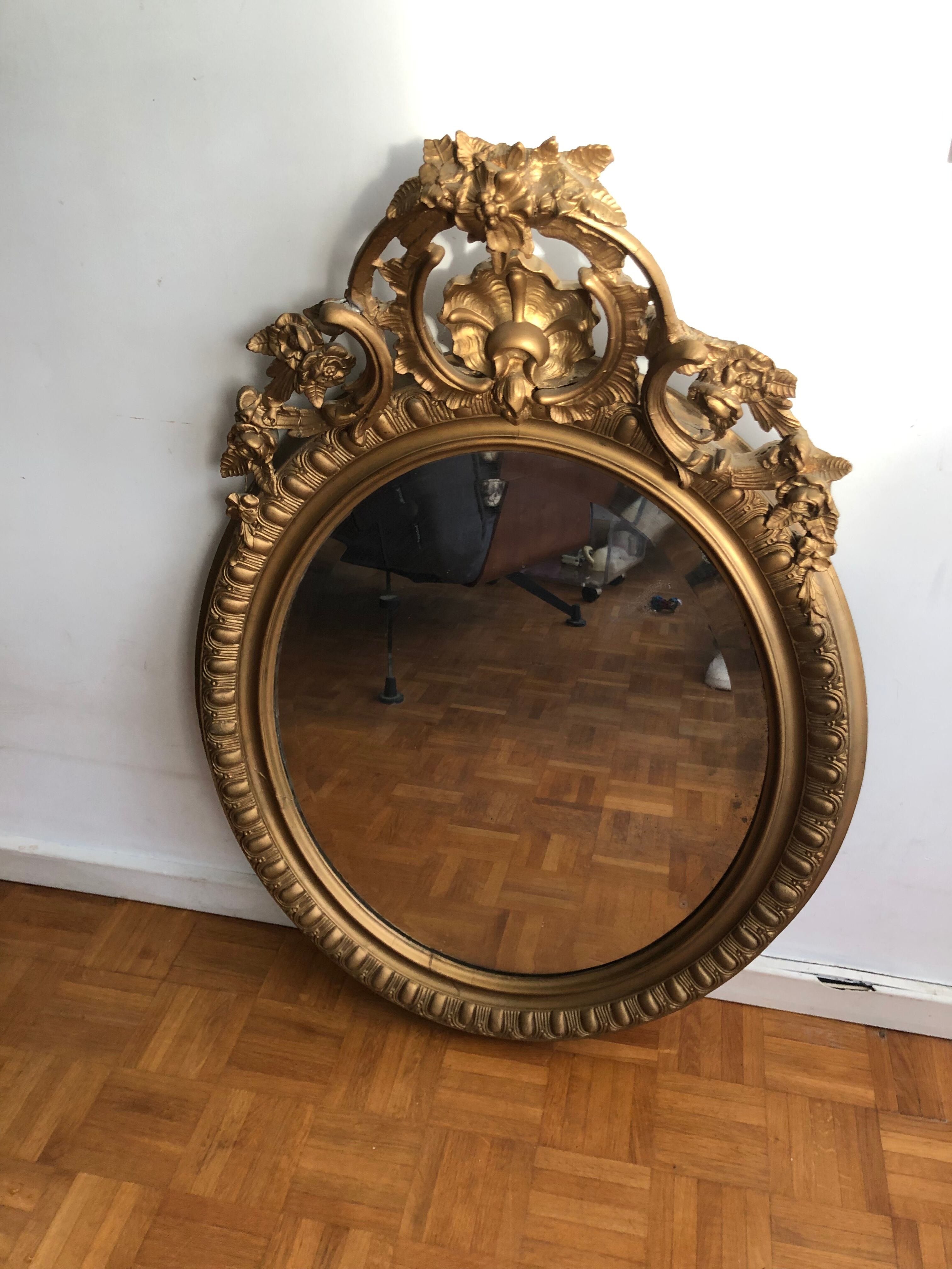 Oval mirror with pediment, 100x70 cm