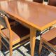 Table en teck formica + 10 chaises style scandinave vintage