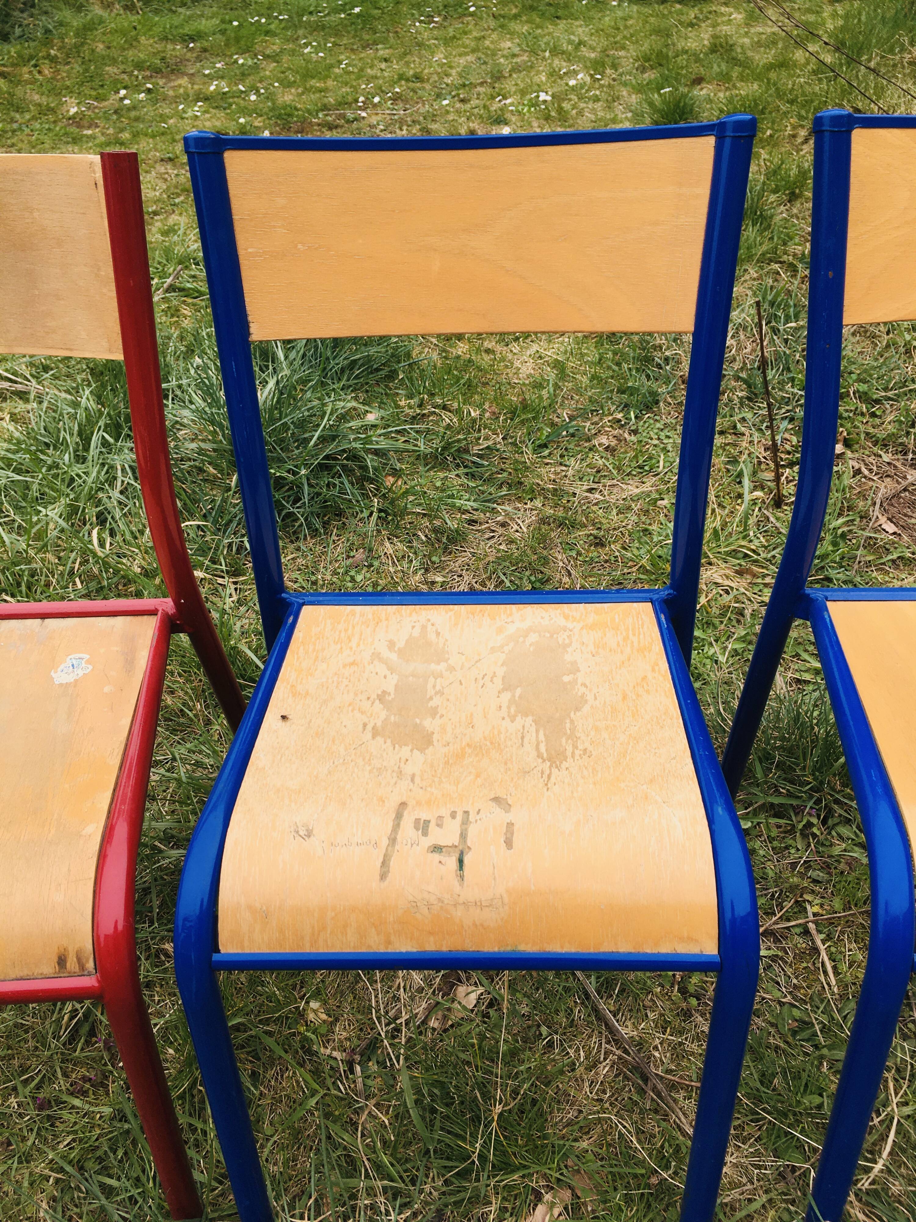 Set of 5 school chairs years '70 in red and blue