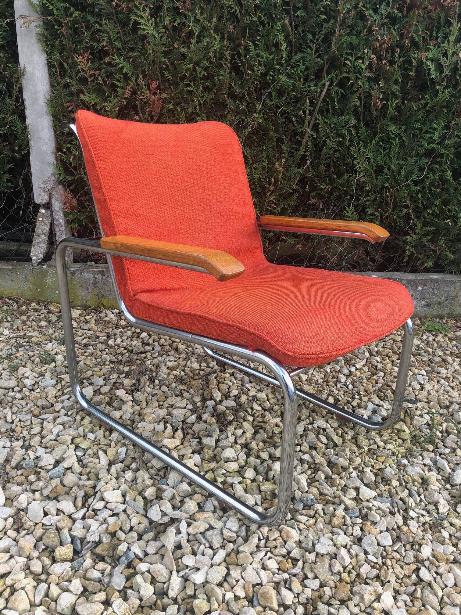 Pair of MB lounge chairs by Marcel Breuer for Knoll