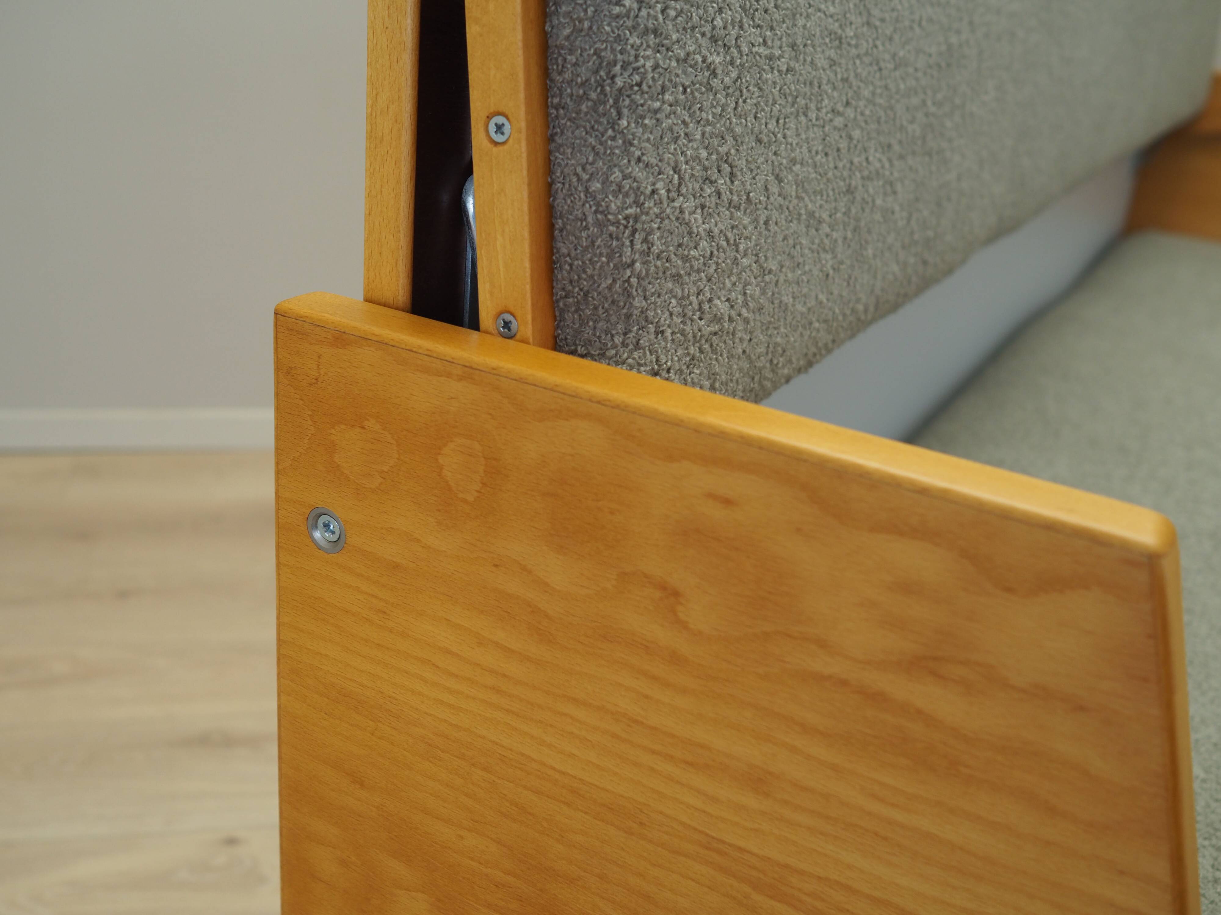 Canapé en hêtre, design danois, années 1960, designer : Hans. J. Wegner, manufacture : Getama