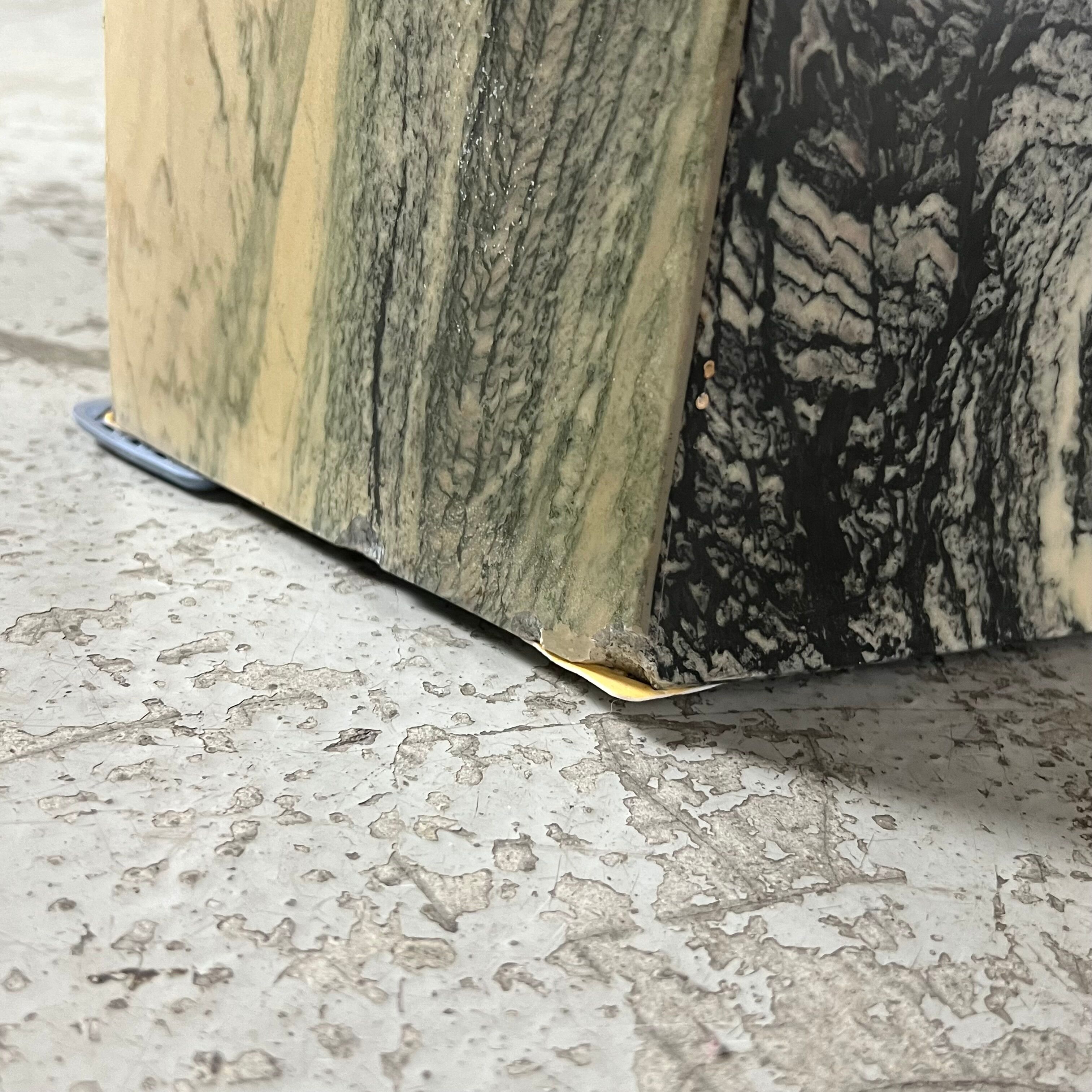 Table basse en marbre vert d'Estours années 70