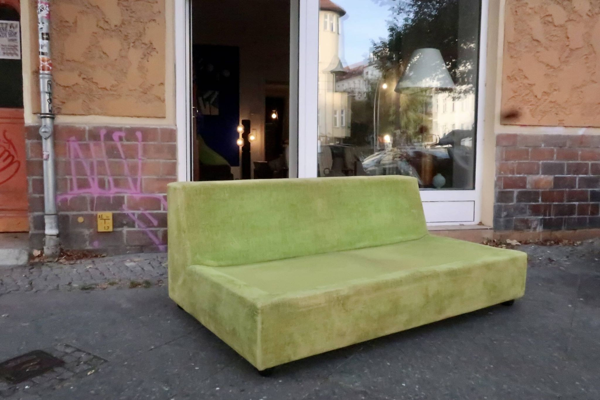 Superb vintage 70s two-seater retro space age sofa